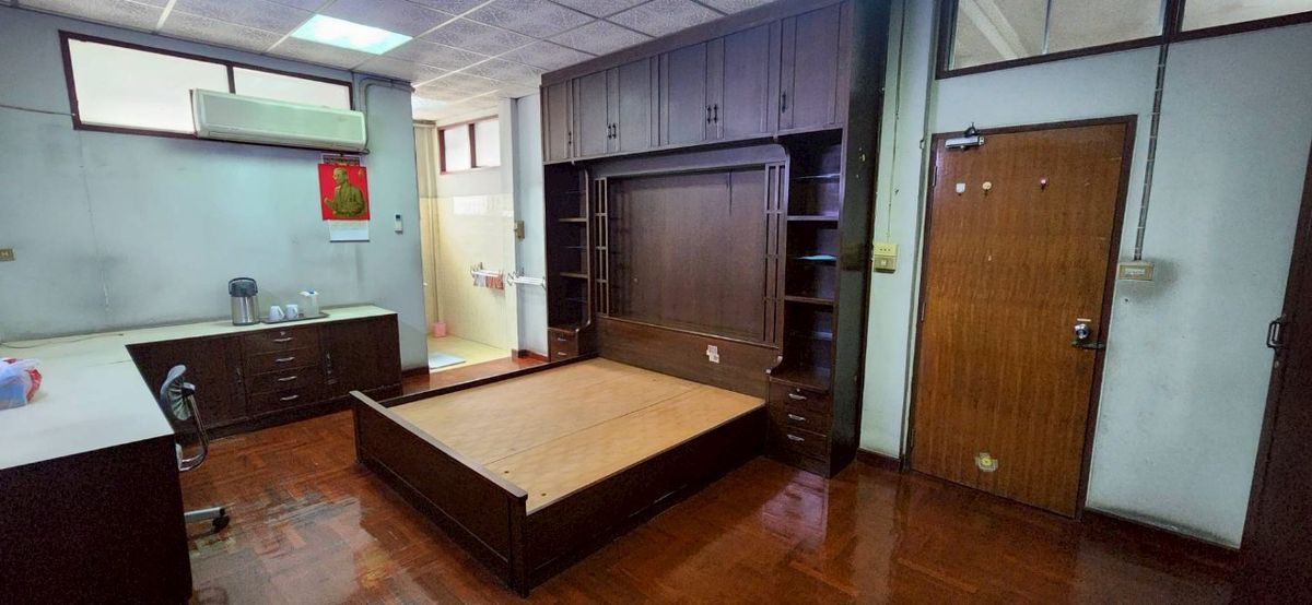 ขายอาคารพาณิชย์สาทร นราธิวาส : ✨ ขายด่วน! อาคารพาณิชย์ 4.5 ชั้น 2 คูหา ทำเลทองใจกลางเมืองย่าน#เจริญกรุง #เอเชีย ทีค   #เทอร์มินอล 21 พระราม3✨