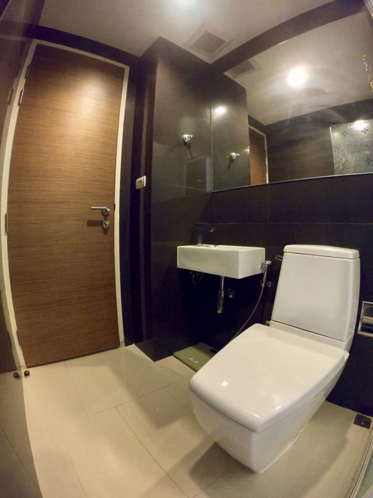 ให้เช่าคอนโดสะพานควาย จตุจักร : 💥DL-8165💥ว่าง ให้ เช่า  ริทึ่ม พหล-อารีย์ 👉แอดไลน์ @fastcondo 