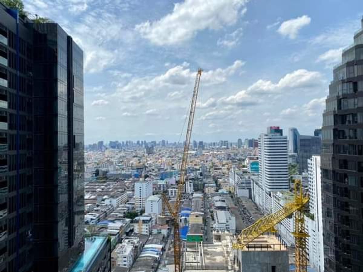 ให้เช่าคอนโดพระราม 9 เพชรบุรีตัดใหม่ RCA : 💥DL-8173💥ว่าง ให้ เช่า   ไลฟ์ อโศก - พระราม 9👉แอดไลน์ @fastcondo 