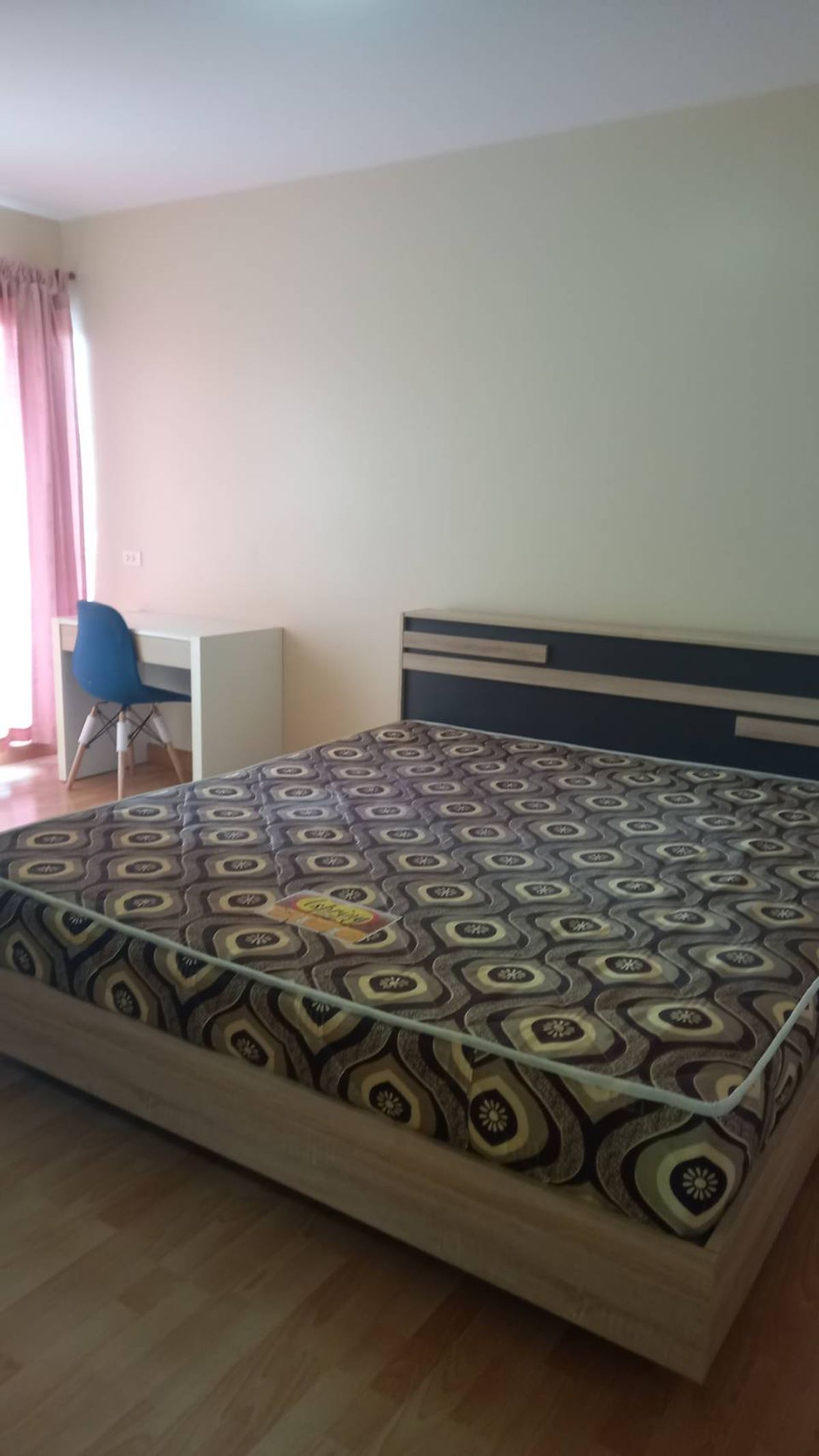 For RentCondoThaphra, Talat Phlu, Wutthakat : City Home, Tha Phra Intersection, next to the MRT Tha Phra, the entrance to the escalator is convenient to travel to Chulalongkorn Sam Yan, Silom, Lumpini, good price.
