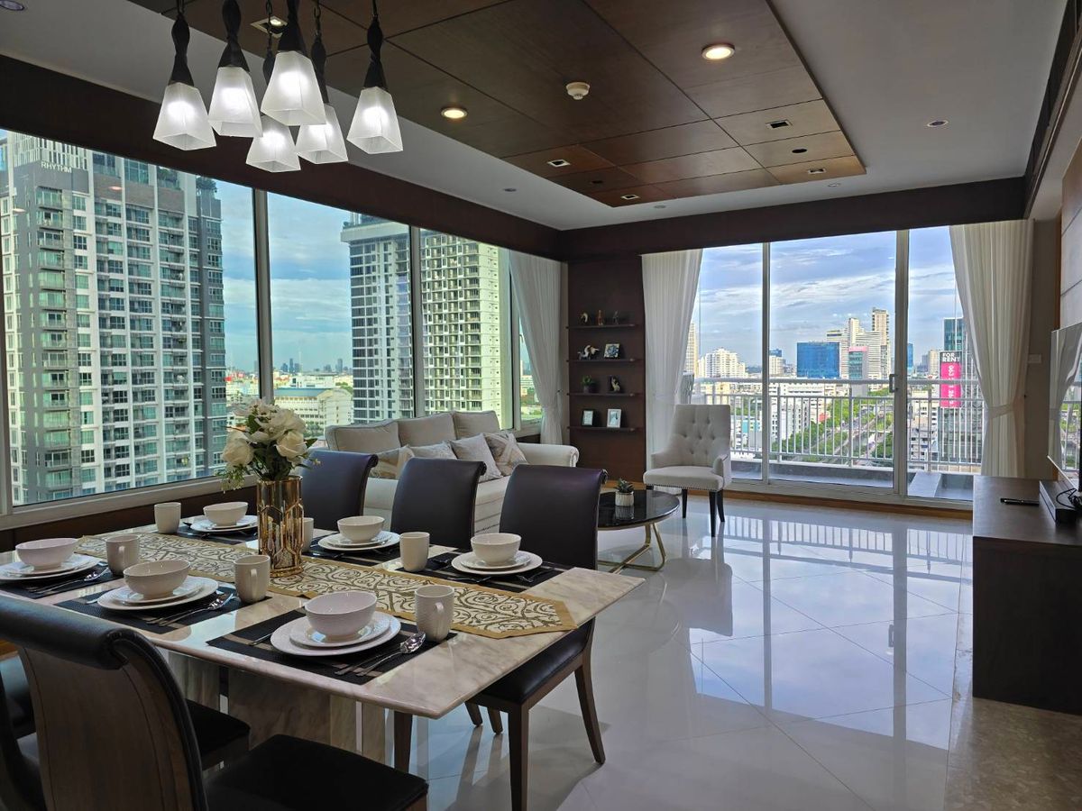 For RentCondoSathorn, Narathiwat : The Empire Place 3 bedrooms  4 bathroom Maid room 3 parking