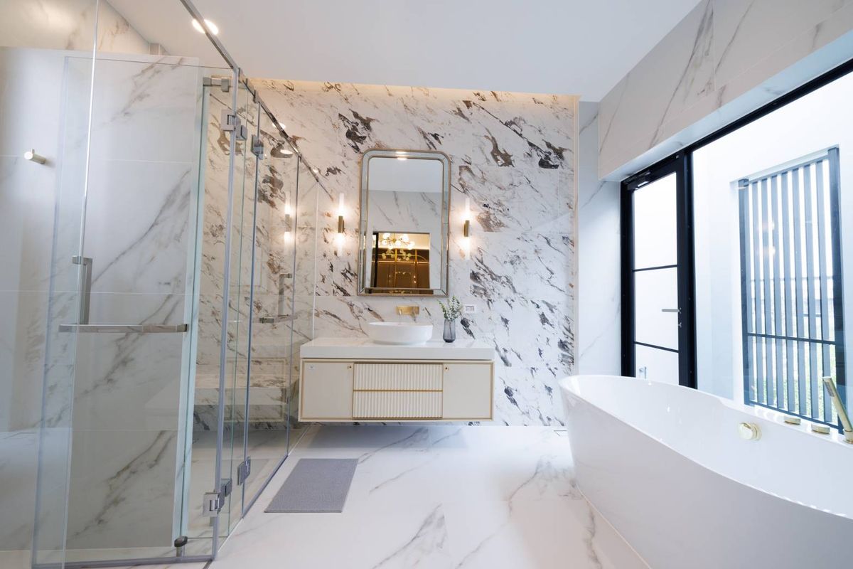 For RentHousePattanakan, Srinakarin : Nantawan Rama 9 - New Krungthep Kreetha French Eclectic 4 bedrooms, 378 sq.m., near the rental price 320,000 baht/month