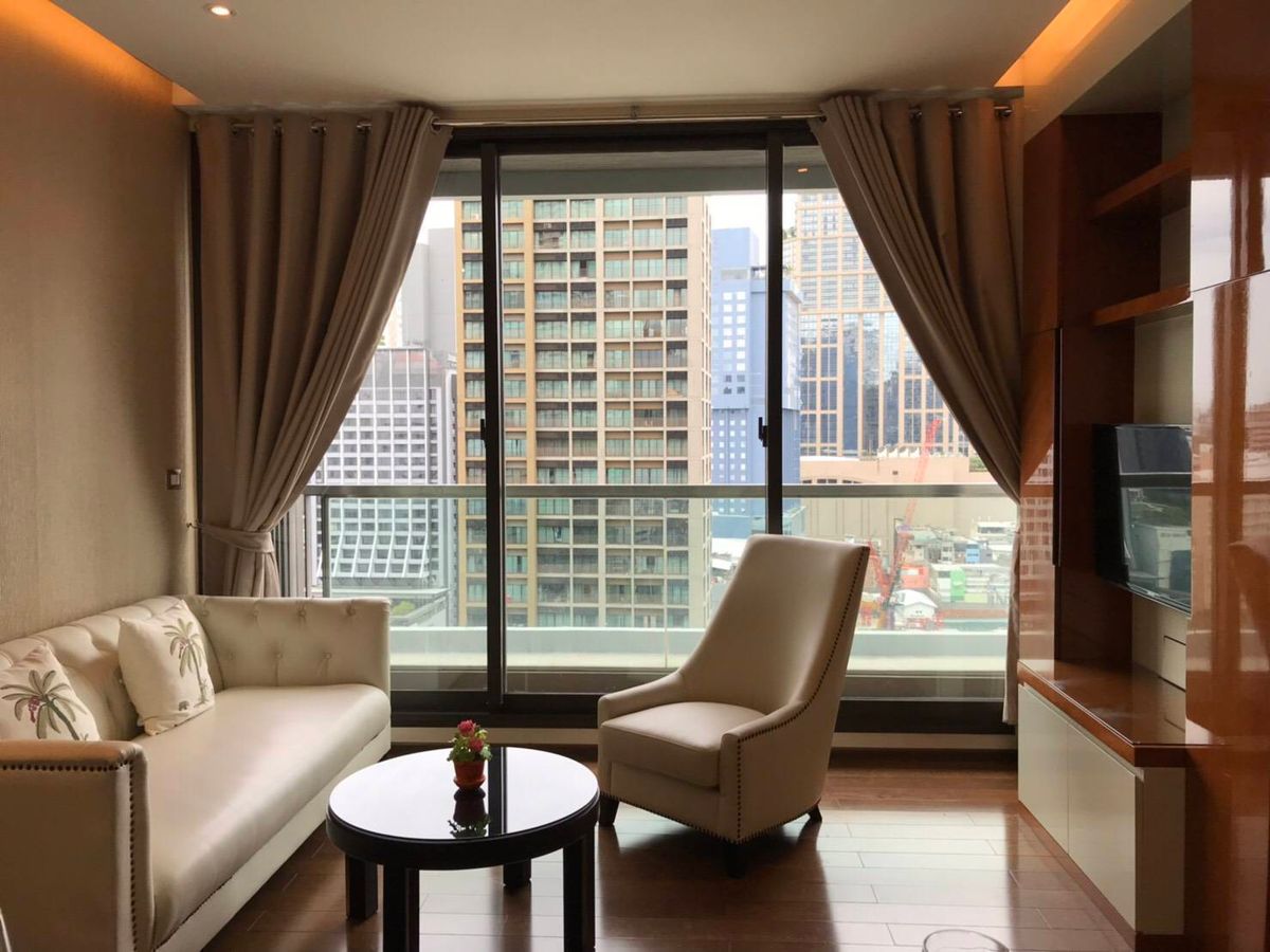 For RentCondoSukhumvit, Asoke, Thonglor : Condo for rent The Address Sukhumvit 28, near Phrom Phong BTS BTS, about 300 m.