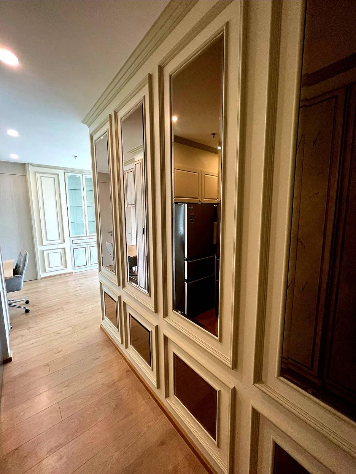 คอนโดสุขุมวิท อโศก ทองหล่อ : คอนโด Noble Recole Sukhumvit 19 เดินทางสะดวก ใกล้รถไฟฟ้าบีทีเอส มีรถรับส่ง ห้องแต่งสวย เฟอร์นิเจอร์ครบ พร้อมอยู่!!