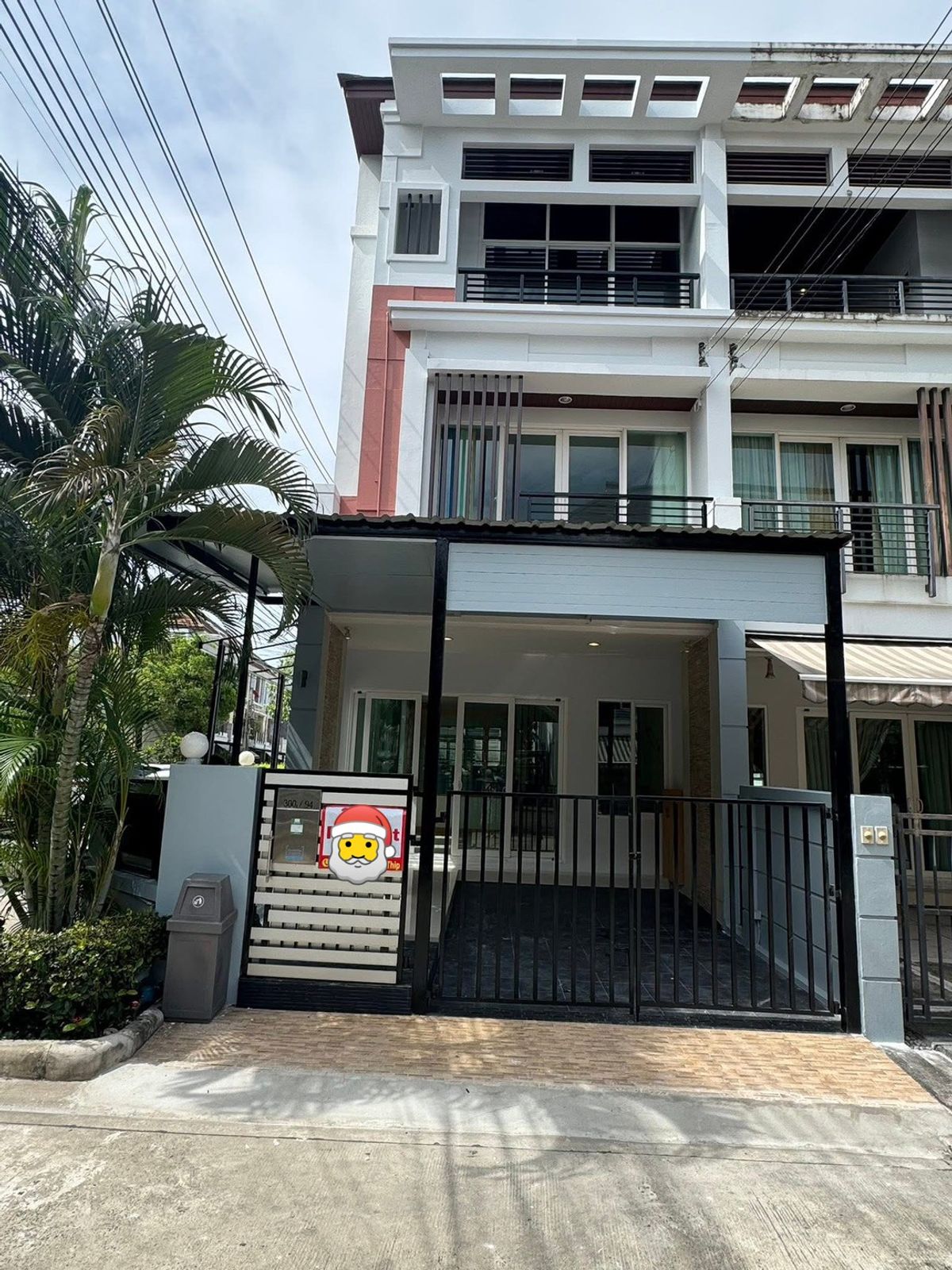 ให้เช่าทาวน์โฮมเลียบทางด่วนรามอินทรา : 🏡 ให้เช่าทาวน์โฮม 3 ชั้น หลังมุม โครงการบ้านกลางเมือง เออร์บาเนี่ยน พระราม 9 – ลาดพร้าว