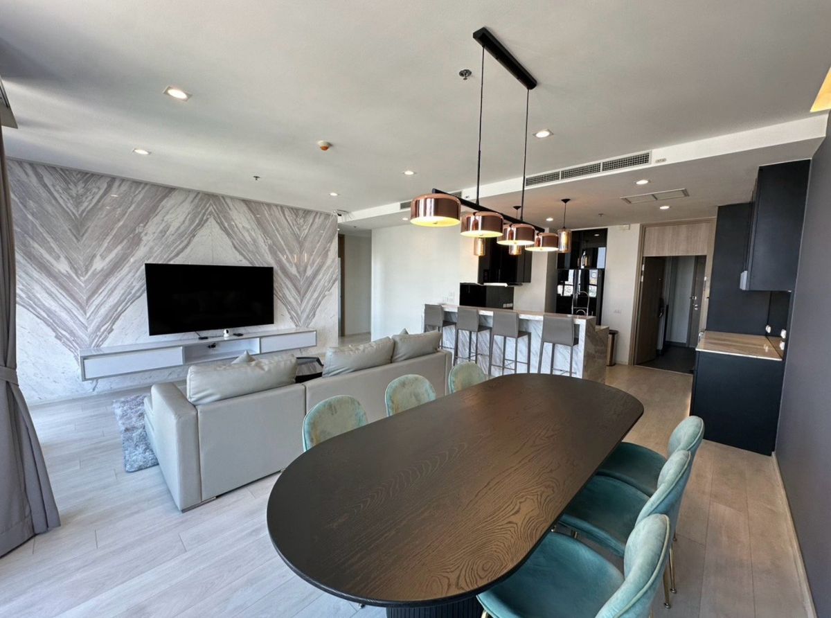 CondoWitthayu, Chidlom, Langsuan, Ploenchit : For rent/sale a spacious unit in Noble Ploenchit, located in heart of Bangkok. most prestigious area! ready to move in✨, sorrounded by highend amenities ✨