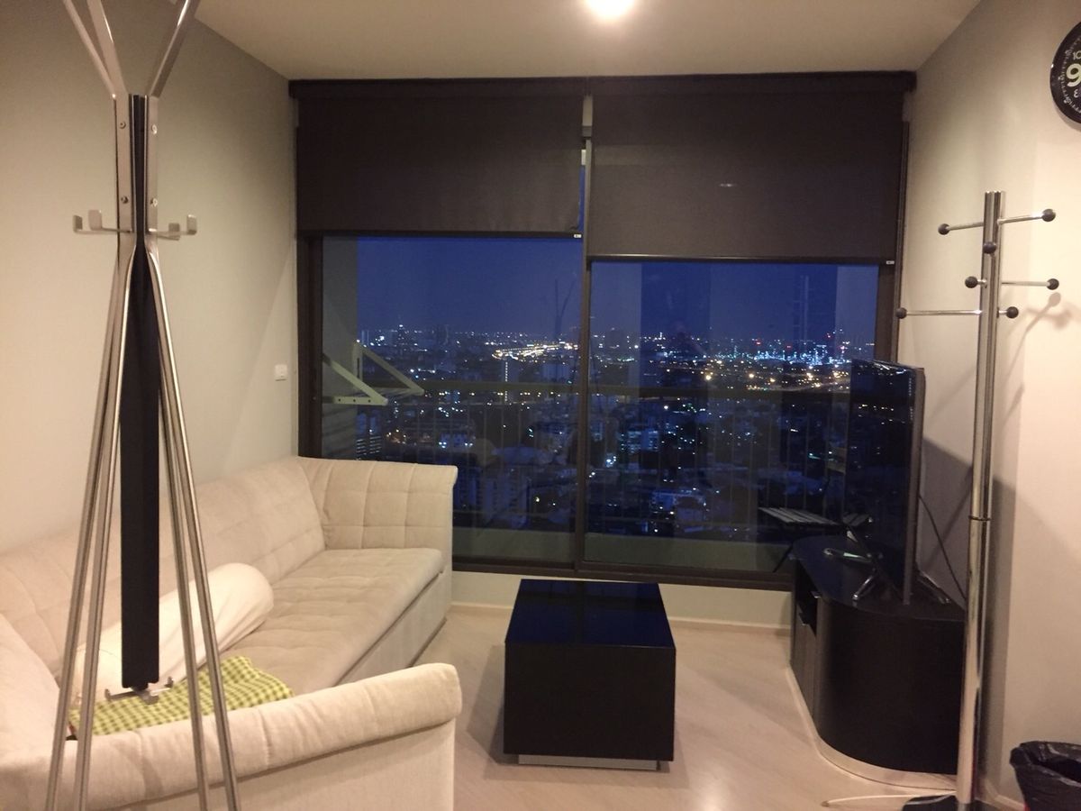 For RentCondoOnnut, Udomsuk : High floor 2 bed 2 bath 68 sqm condo at Rhythm Sukhumvit 44/1 for rent 45,000THB per month, Sukhumvit Soi 44/1, Phra Khanong BTS station.