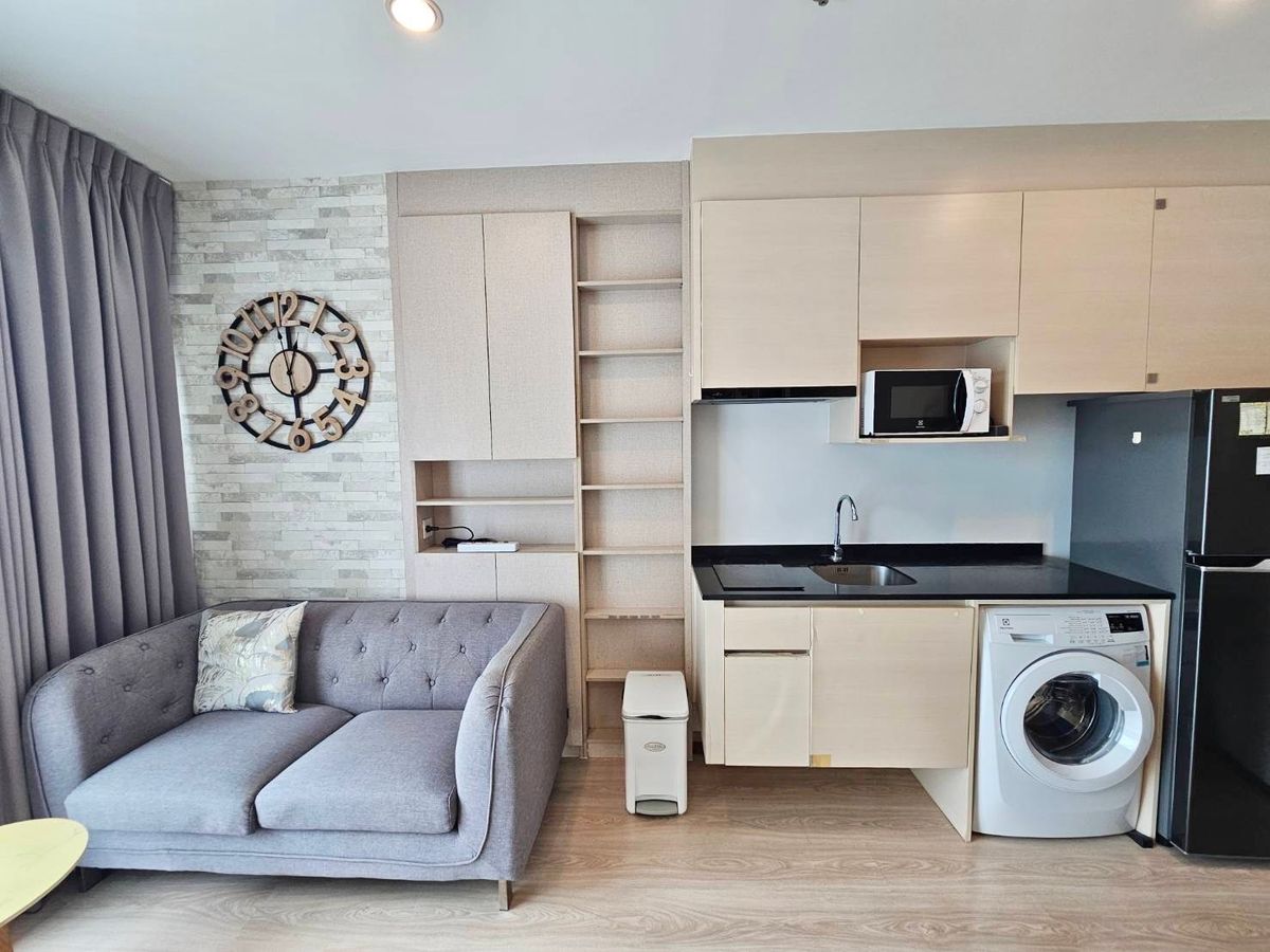 For RentCondoRatchadapisek, Huaikwang, Suttisan : Condo for rent : Noble Revolve Ratchada1 2 Bedrooms 2 Bathrooms Fully furnished near MRT Cultural Centre