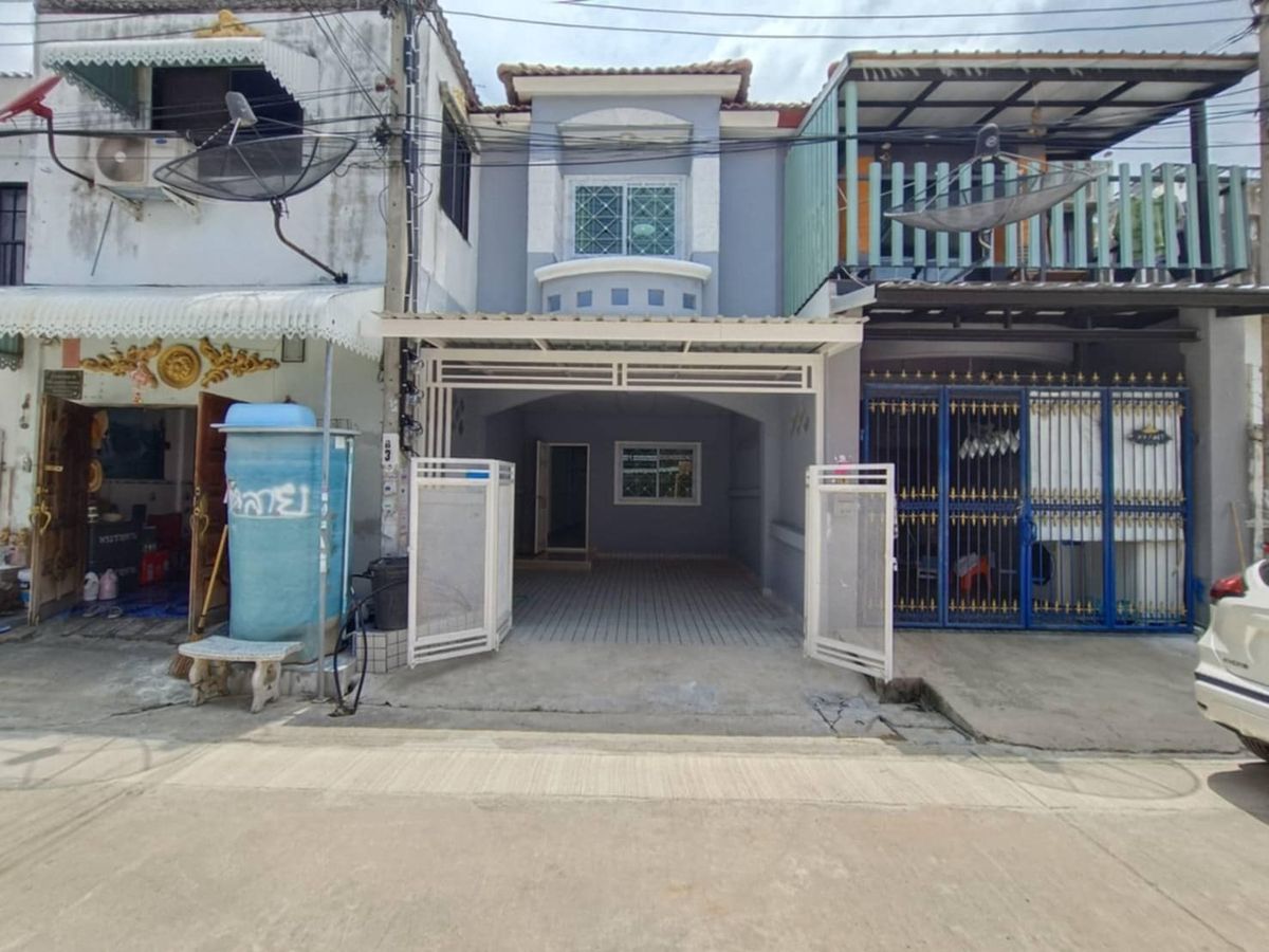 ขายทาวน์โฮมนนทบุรี บางใหญ่ บางบัวทอง : ขาย ทาวน์เฮ้าส์ นันทิชา 3 บางบัวทอง ถนนบางกรวย-ไทรน้อย เนื้อที่ 16 ตารางวา พื้นที่ใช้สอย 115 ตารางเมตร 3 ห้องนอน 2 ห้องน้ำ