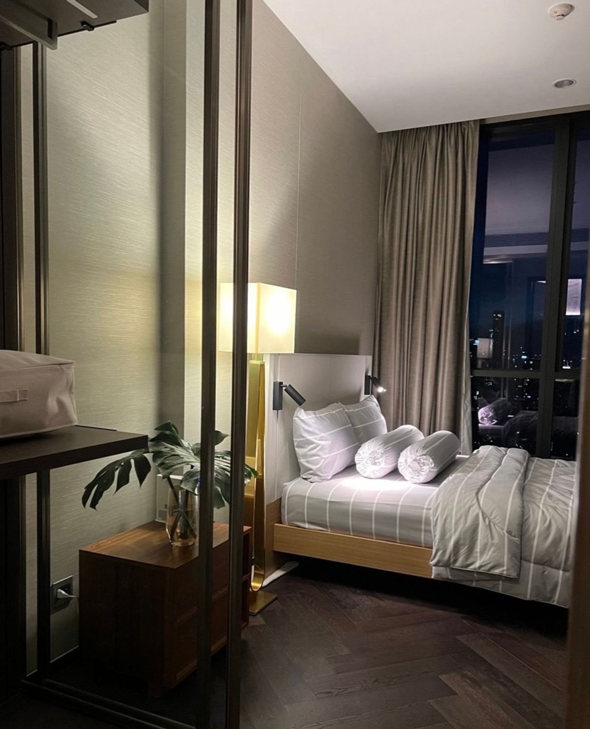 For RentCondoSukhumvit, Asoke, Thonglor : Rent Di Sukhumvit 36, beautiful, luxurious, good location, ready to be near BTS Thonglor. Interested in Atline@841QLNR
