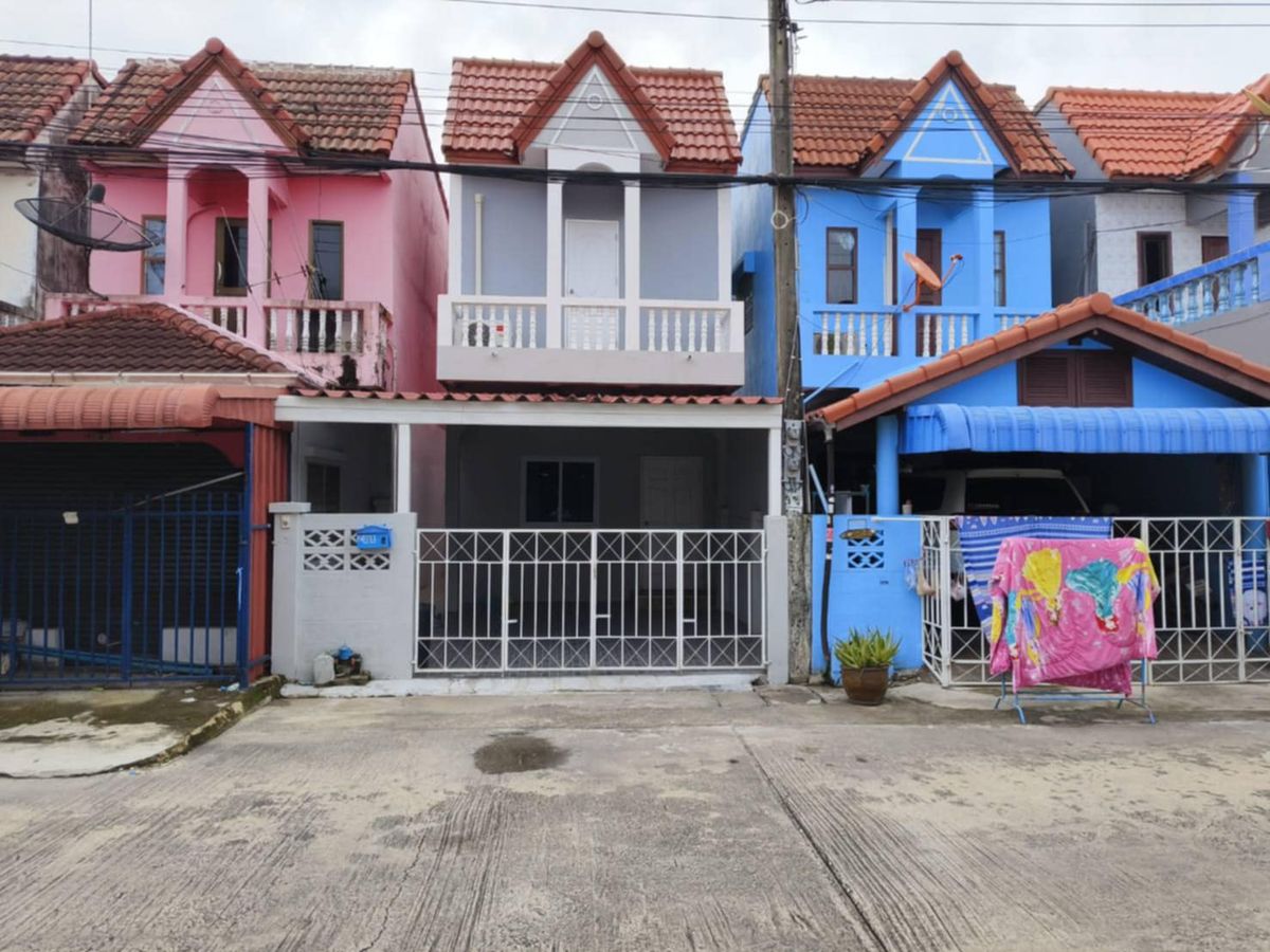 For SaleTownhomeMin Buri, Romklao : Sell ​​Townhouse, Nong Chok, Wattana University, Rom Sai, area 19.5 square wah, usable area 120 square meters, 3 bedrooms, 2 bathrooms