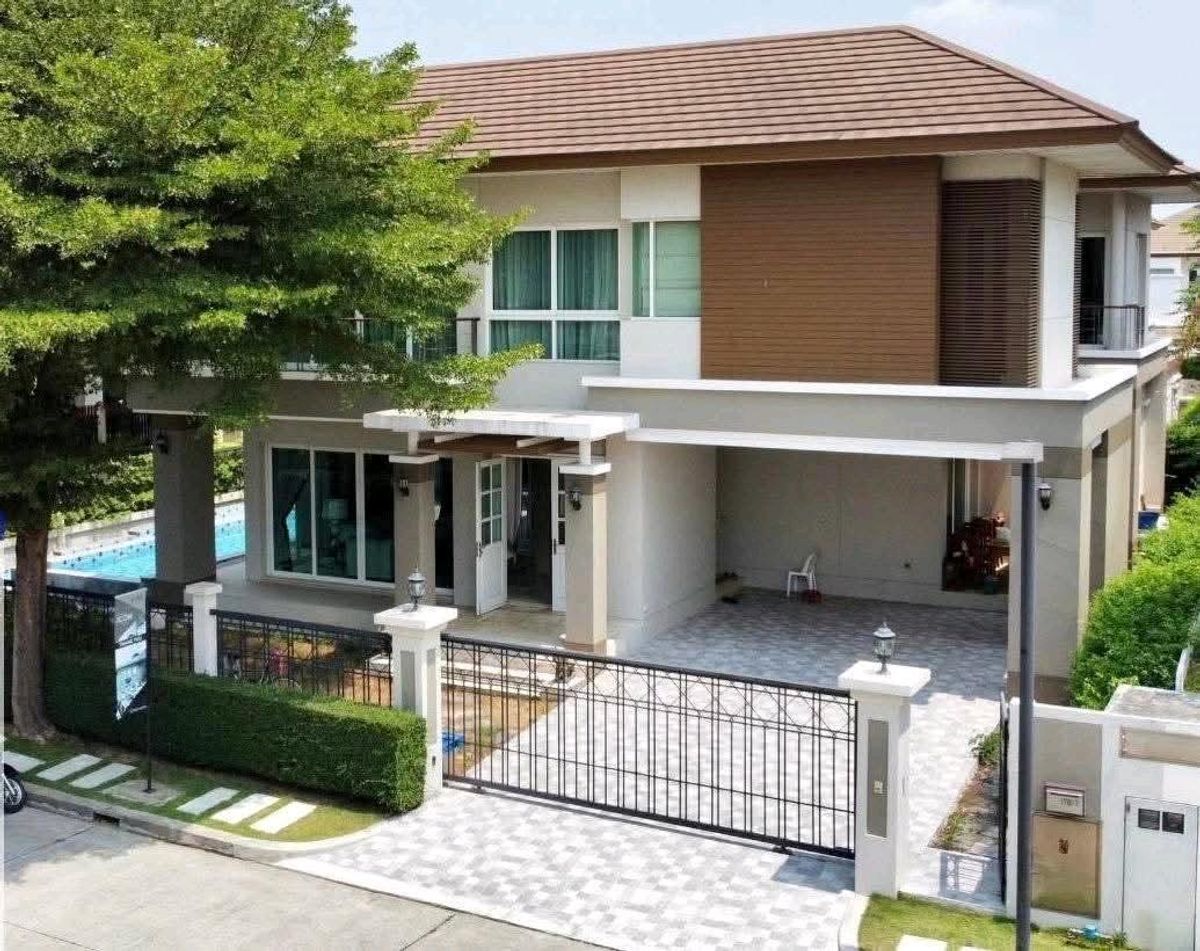 ขายบ้านพุทธมณฑล ศาลายา : 🏖️🌟บ้านเดี่ยว 2 ชั้น 145.2 ตร.ว. 
หมู่บ้านเนอวานา ไอคอน ปิ่นเกล้า ใกล้ รพ.ธนบุรี2 #ถนนพุทธมณฑลสาย2 ถนนบรมราชชนนี เขตทวีวัฒนา กรุงเทพมหานคร

📢ราคา 20.5 ล้าน แถมเฟอร์นิเจอร์ มีสระว่ายน้ำในบ้าน หิ้วกระเป๋าใบเดียวเข้าอยู่ได้เลย

💥รายละเอียด
-สูง 2 ชั้น 3 