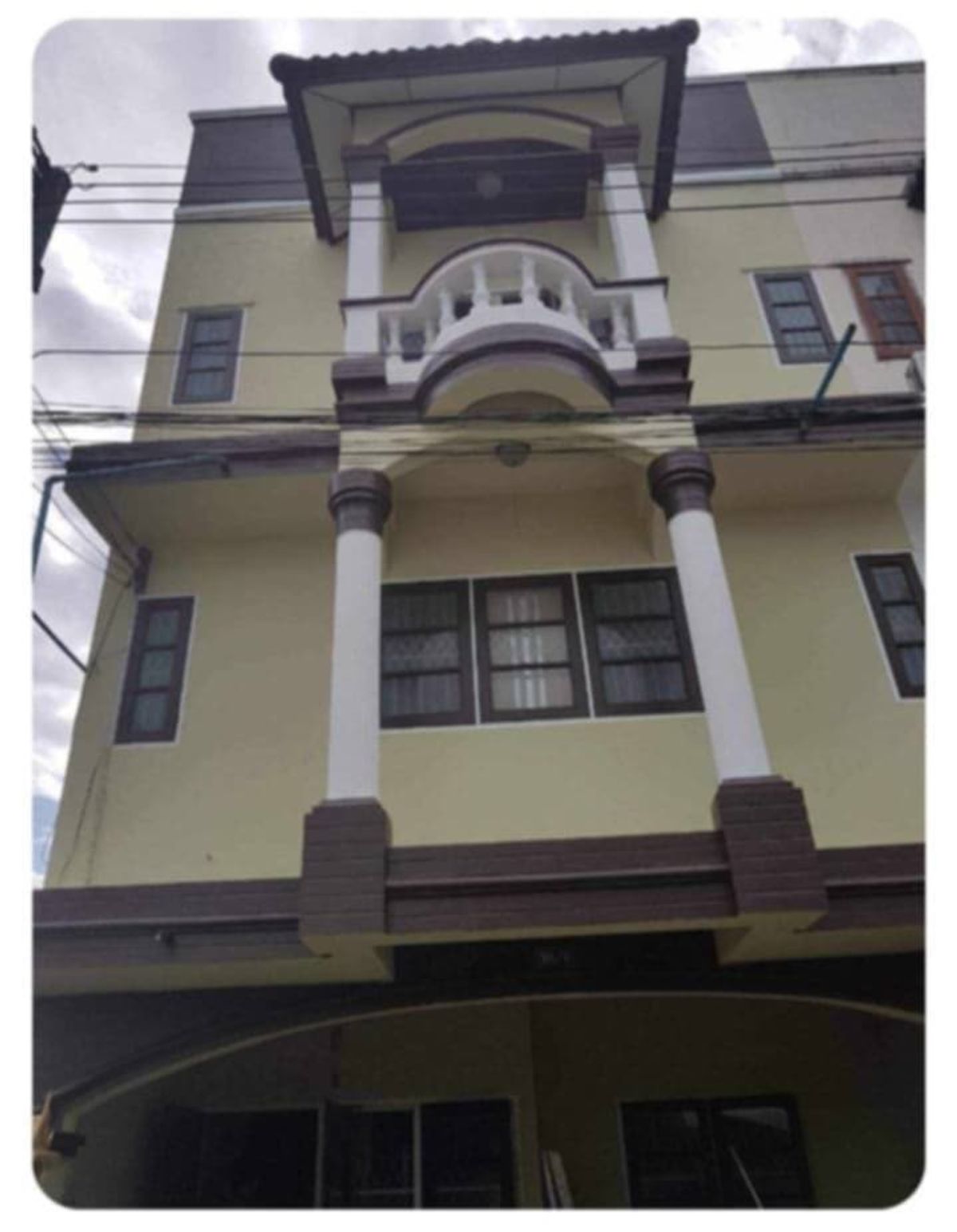 For RentTownhomeChiang Mai : 🏢✨ Townhouse For Rent – 3-Storey Corner Unit in Central Chiang Mai