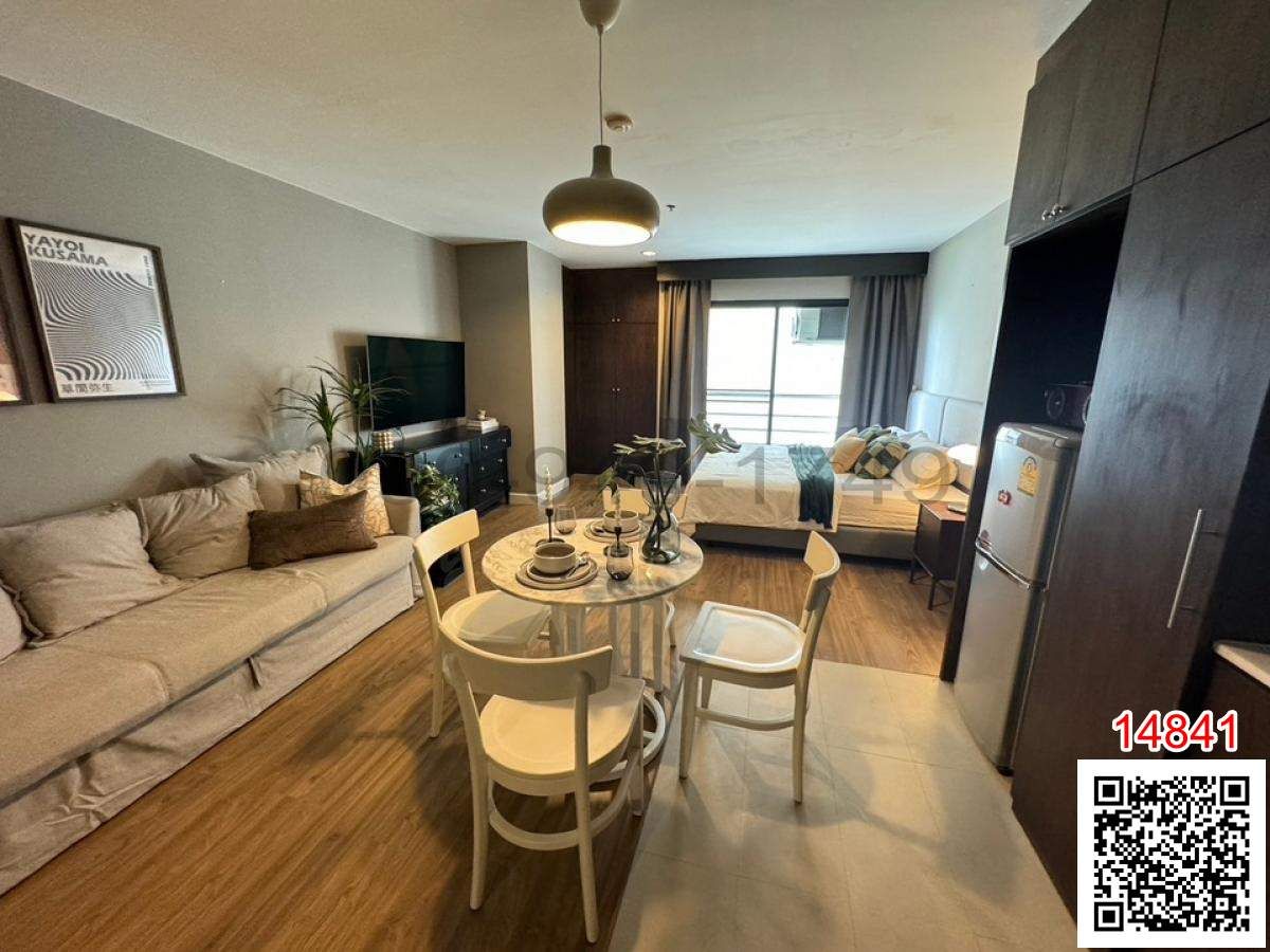 For RentCondoWitthayu, Chidlom, Langsuan, Ploenchit : Condo for rent, The Grand Condo, near the BTS Ratchadamri BTS, just 200 m.
