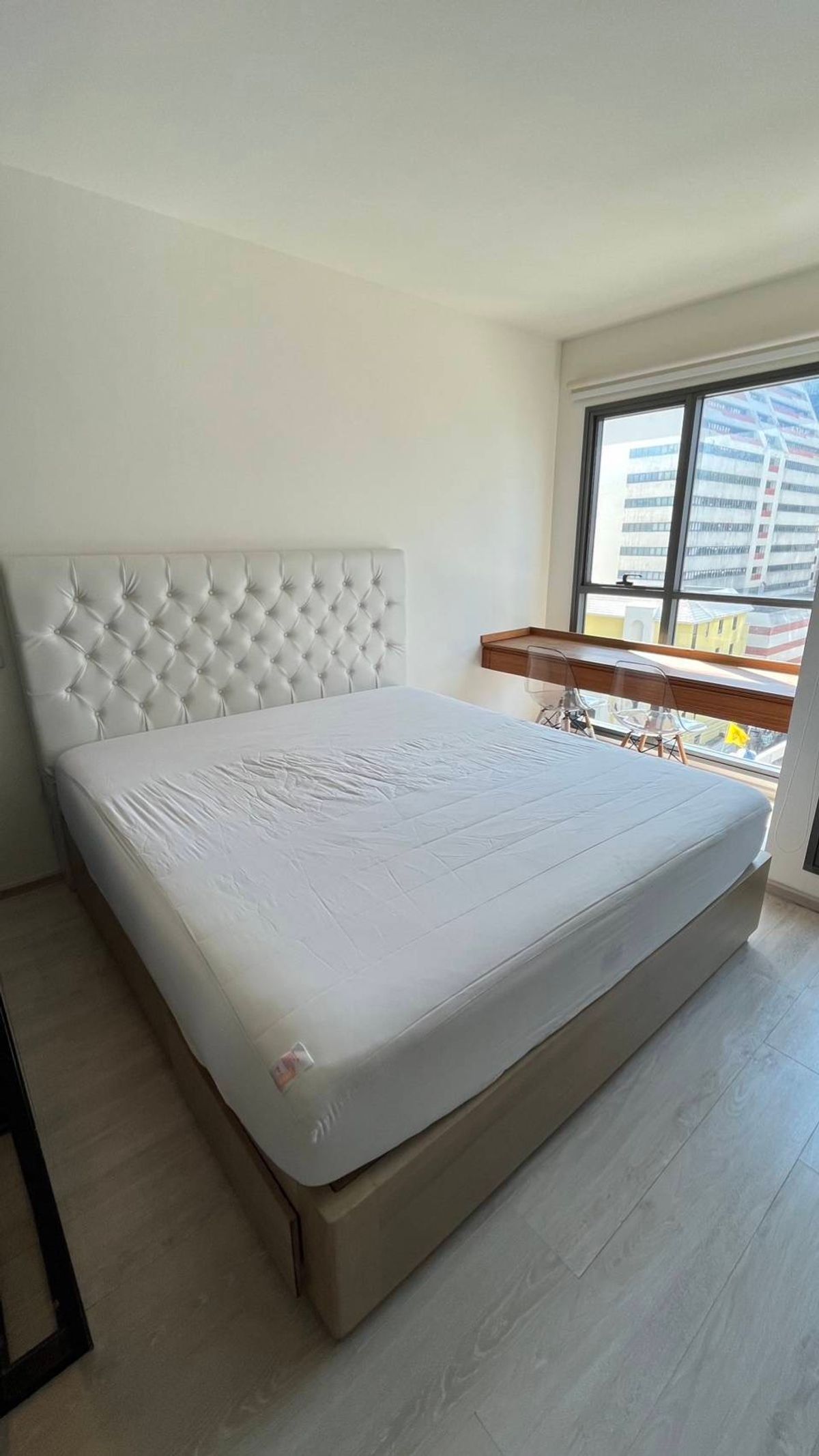 For RentCondoRatchathewi,Phayathai : ⚡️Hot Priceound Rangnam Studio 28SQM 🔥21,000 only. Rare room 📞 Putter 0928895628