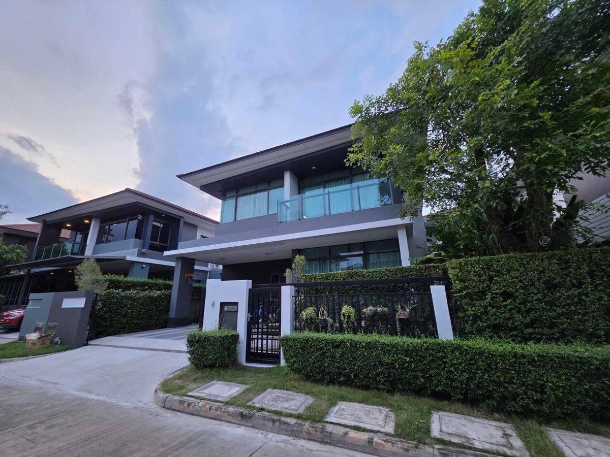 ขายบ้านพัฒนาการ ศรีนครินทร์ : ขายบ้านเดี่ยว  2 ชั้น พร้อมผู้เช่า 
 ในโครงการ เศรษฐสิริ กรุงเทพกรีฑา 15/1 Setthasiri Krungthep Kreetha 15/1 by Sansiri ขายพร้อมผู้เช่า สัญญาเช่า 70,000 บาท/เดือน ถึง ก.ค. 2570
เหมาะสำหรับนักลงทุน! รับรายได้ทันทีหลังโอน