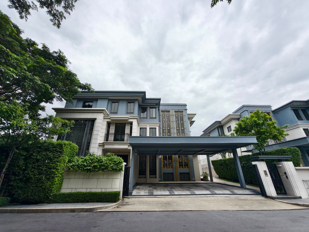 ขายบ้านพัฒนาการ ศรีนครินทร์ : Super Luxury Pool Villa หนึ่งเดียว ติดสนามกอล์ฟ ใจกลางกรุงเทพกรีฑา