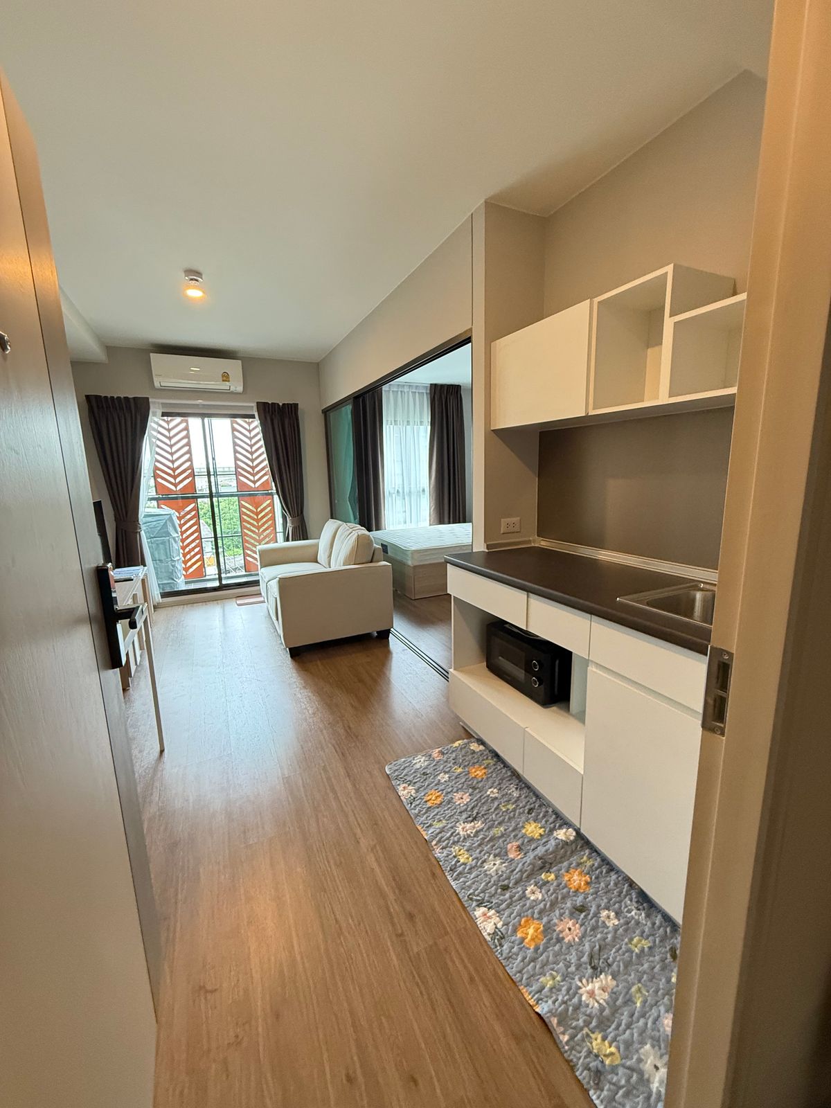 For RentCondoPinklao, Charansanitwong : A high class room, the sky train is not hot, the owner of the owner, letting