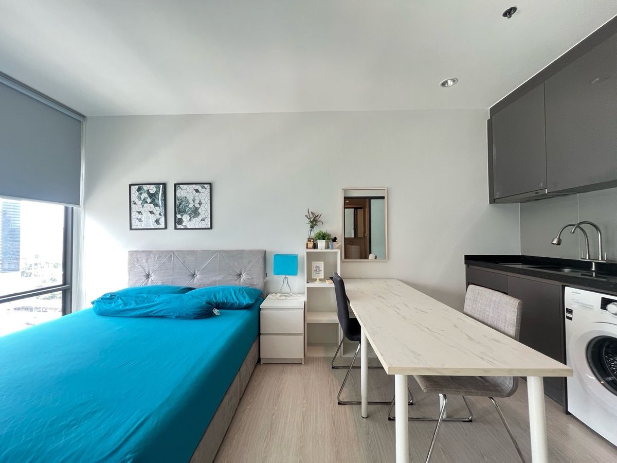 For RentCondoRama9, Petchburi, RCA : For Rent Rhythm Asoke 15K (095-6568924 Cook)