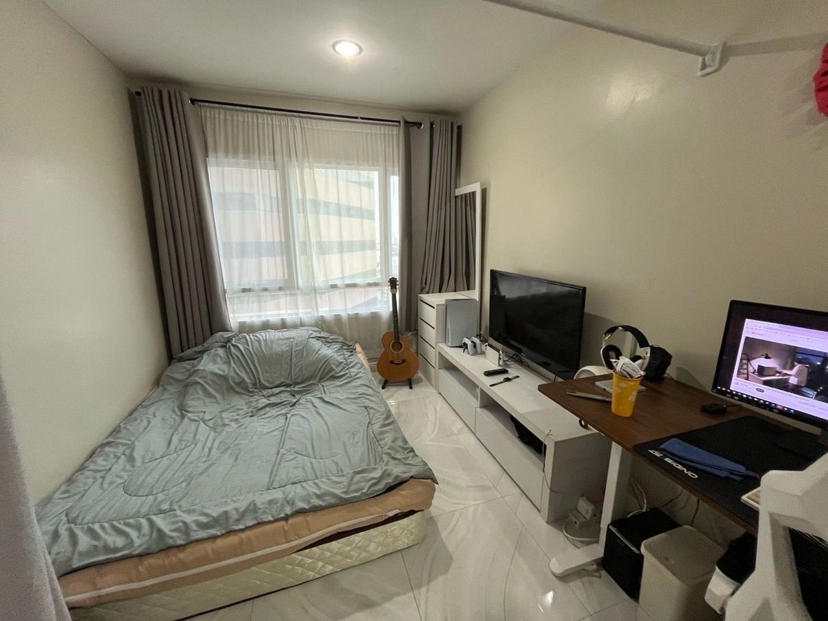 For SaleCondoLadprao, Central Ladprao : 🔥 Urgent sale! Condo Sym Vibhavadi, a high corner room near BTS Mo Chit, only 500 meters. Walking only 5 minutes. Auspicious numbers are already rich. New renovations ready!