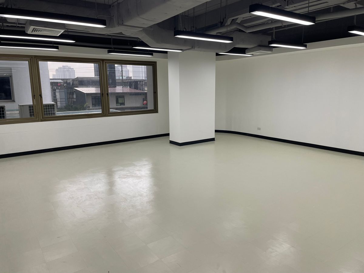 For RentOfficeSukhumvit, Asoke, Thonglor : OAI tower Office space for rent near MRT Phetchaburi, Bangkok