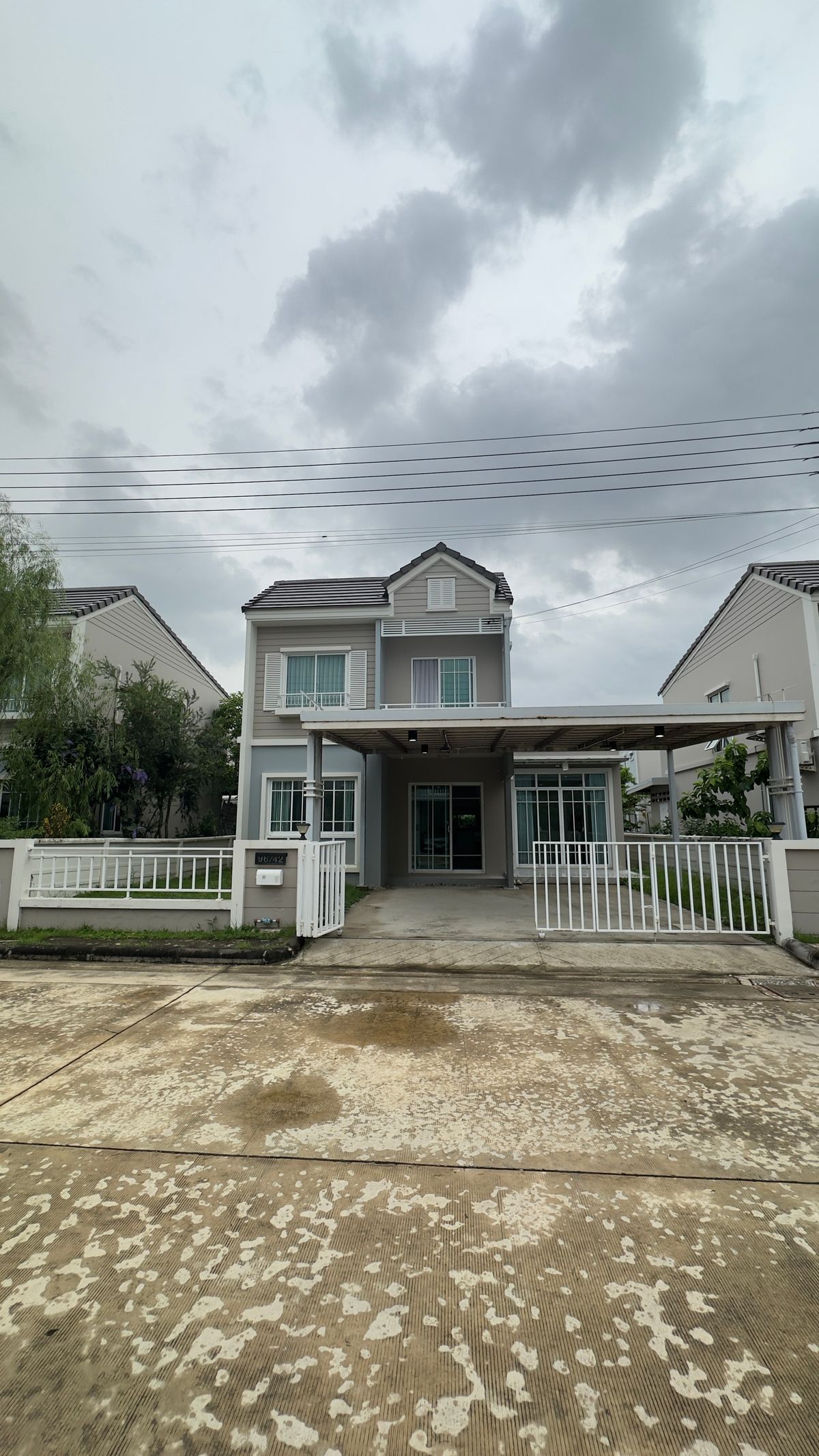 For SaleHouseNawamin, Ramindra : Urgent sale House The Village Ring - Hathairat The house is very new.