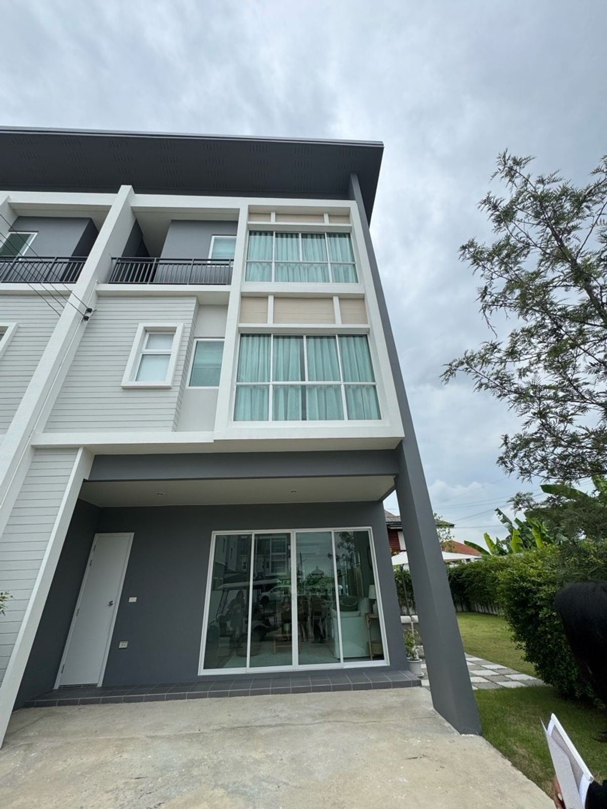 For SaleTownhomeMin Buri, Romklao : House for sale‼ ️🏡 Akara Townhome - A corner house is ready! ✨✨10.89 Delete. Call 0946242014 Nui