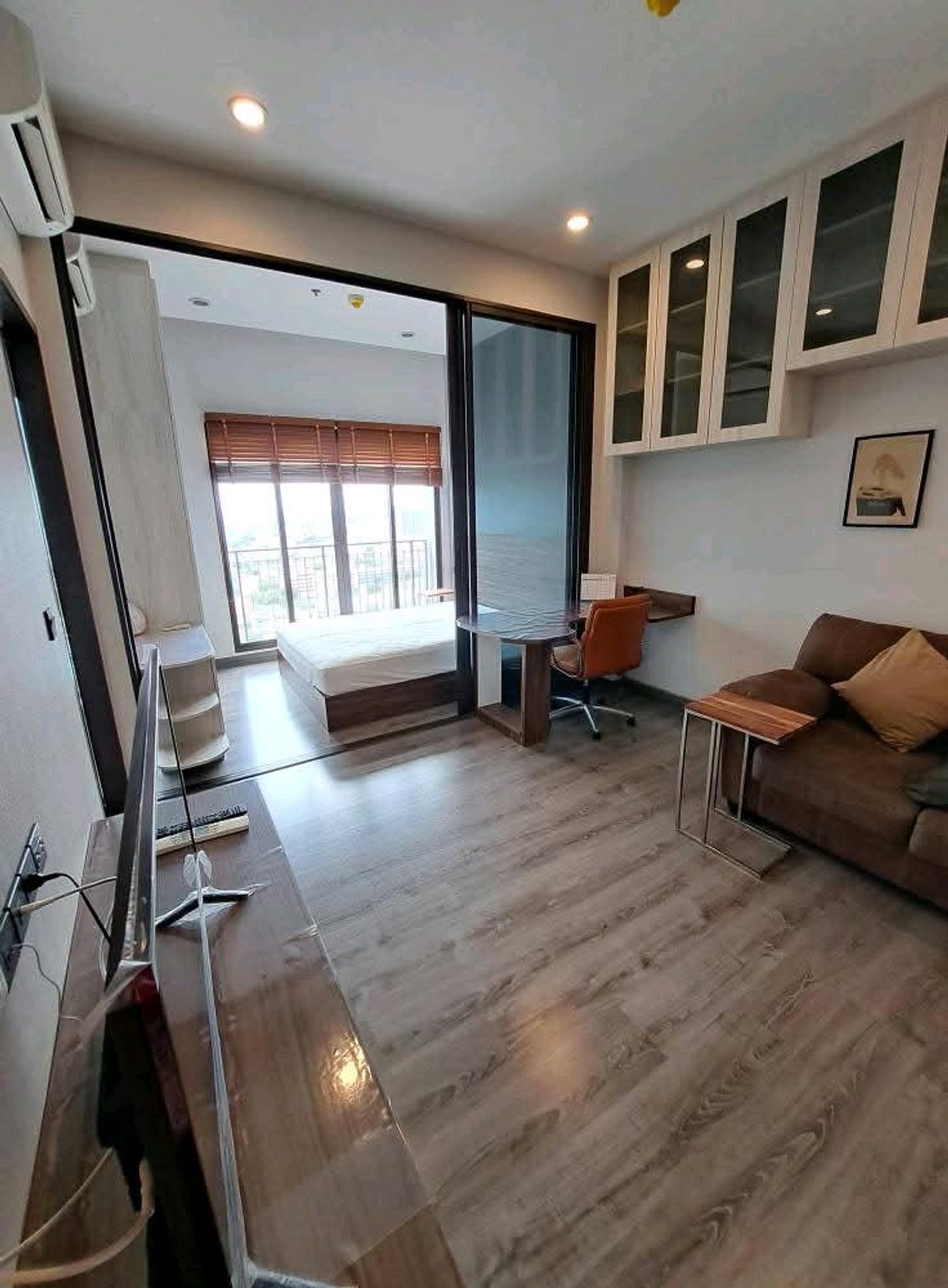 For RentCondoPinklao, Charansanitwong : 🎉 Decorated with !! There is a glass of kitchen. And separate the bedroom