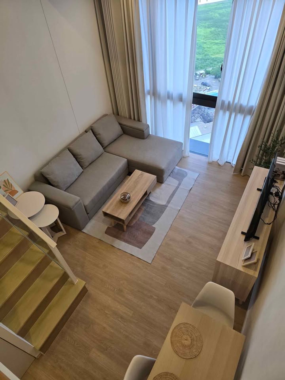 For RentCondoRama9, Petchburi, RCA : Rent a Siamese Rama 9 (Duplex). Price 22,000 baht.