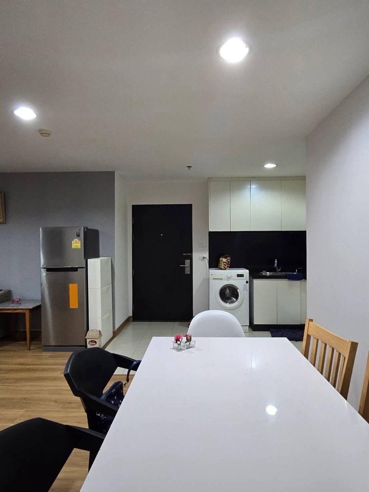 For RentCondoRama9, Petchburi, RCA : Belle Grand Rama 9 Condo Rental Room, Building C, Floor 15, City View, Size 67 sq.m., price 34,000 baht