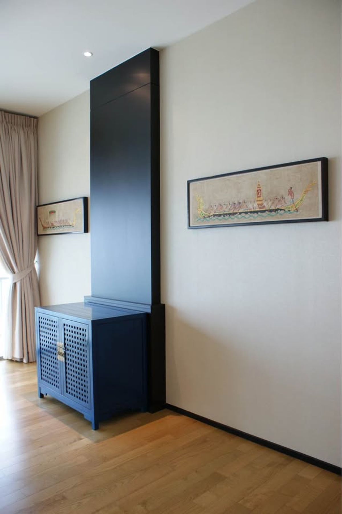 For RentCondoSukhumvit, Asoke, Thonglor : The Madison Condo is convenient to travel near BTS Skytrain. There is a beautiful room shuttle. Ready to stay immediately !!