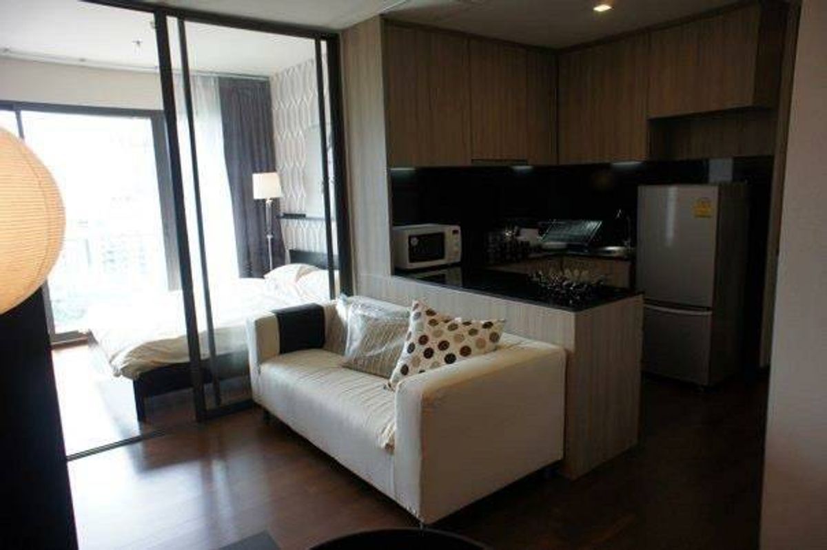 ให้เช่าคอนโดสุขุมวิท อโศก ทองหล่อ : Condo for rent  :  Noble Remix Sukhumvit 36((BTS Thong Lor Station )) MK-02  line @livingbkk