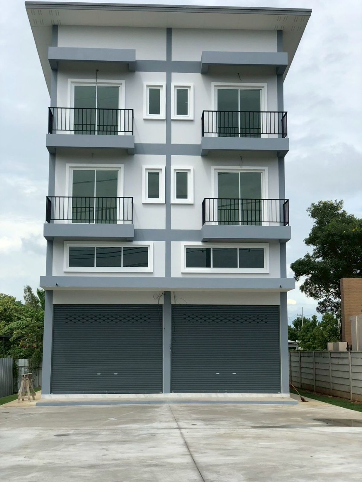 For SaleShop HousePathum Thani,Rangsit, Thammasat : For Sale: Brand-New Commercial Building – 2 Units (3.5 Storeys) Main Road Frontage, Khlong 7, Pathum Thani | Next to Pruksa Village Rangsit–Wongwaen THB 27 Million