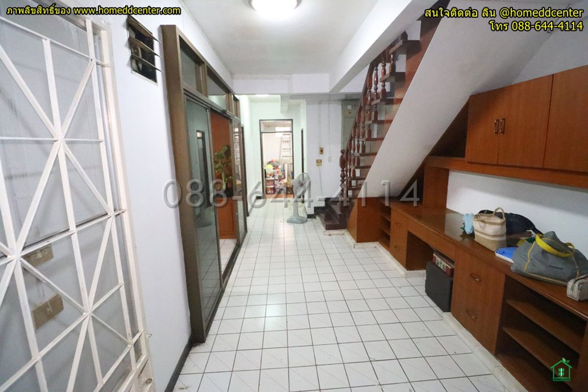 ขายทาวน์โฮมรามคำแหง หัวหมาก : ขายทาวน์เฮ้าส์ 2 ชั้น รามคำแหง 24 แยก 8 หัวหมาก บางกะปิ ใกล้ ม.ราม ม.เอแบค เดอะไนน์พระราม 9 เดอะมอลล์ราม ออกพระราม 9 ศรีนครินทร์ ได้  