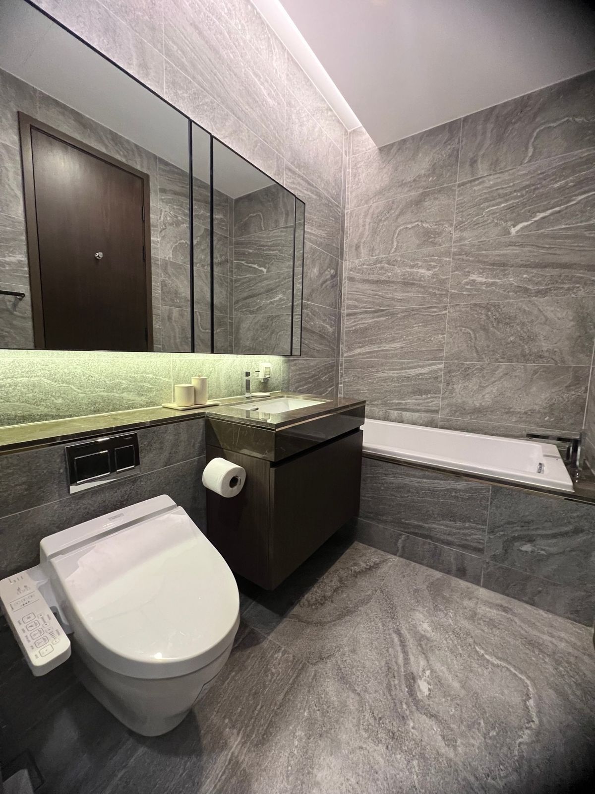 For RentCondoSukhumvit, Asoke, Thonglor : 🔥For urgent rent🔥The ESSE Sukhumvit 36, very beautiful room, fully furnished, next to BTS Thonglor❗