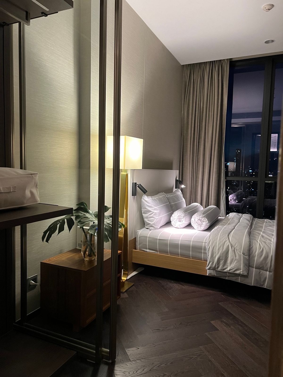 For RentCondoSukhumvit, Asoke, Thonglor : 🔥For urgent rent🔥The ESSE Sukhumvit 36, very beautiful room, fully furnished, next to BTS Thonglor❗