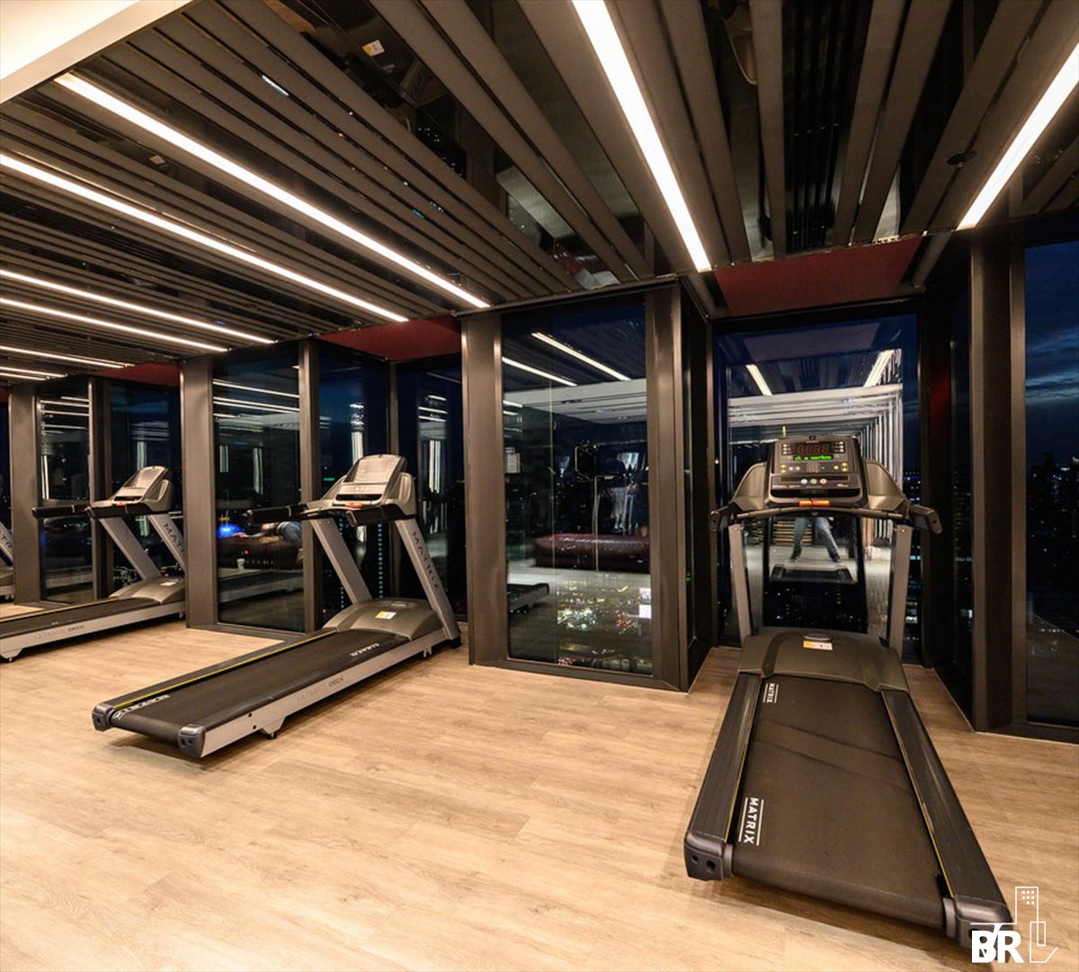 For SaleCondoRama9, Petchburi, RCA : 📍Beautiful room, fully furnished and electric appliances 📍 Life Asoke Hype - Prime Location in the Hottest Zone of the New CBD Asoke–Rama 9 