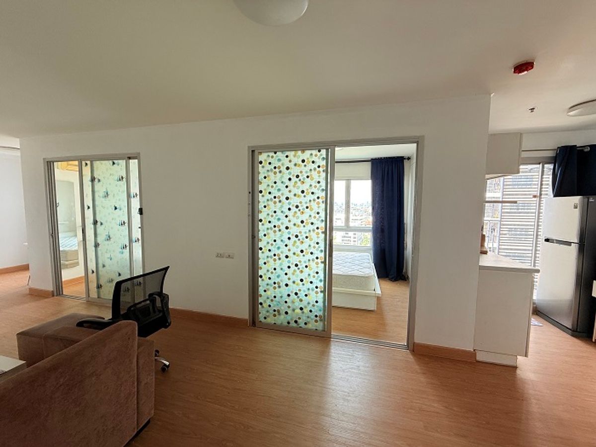 For RentCondoPinklao, Charansanitwong : Condo for rent The Trust Residence (Pinklao) 2 bedrooms, 2 bathrooms, size 58 sqm. Floor 12A, only 16000/month, ready to travel. Convenient location. Very good location.