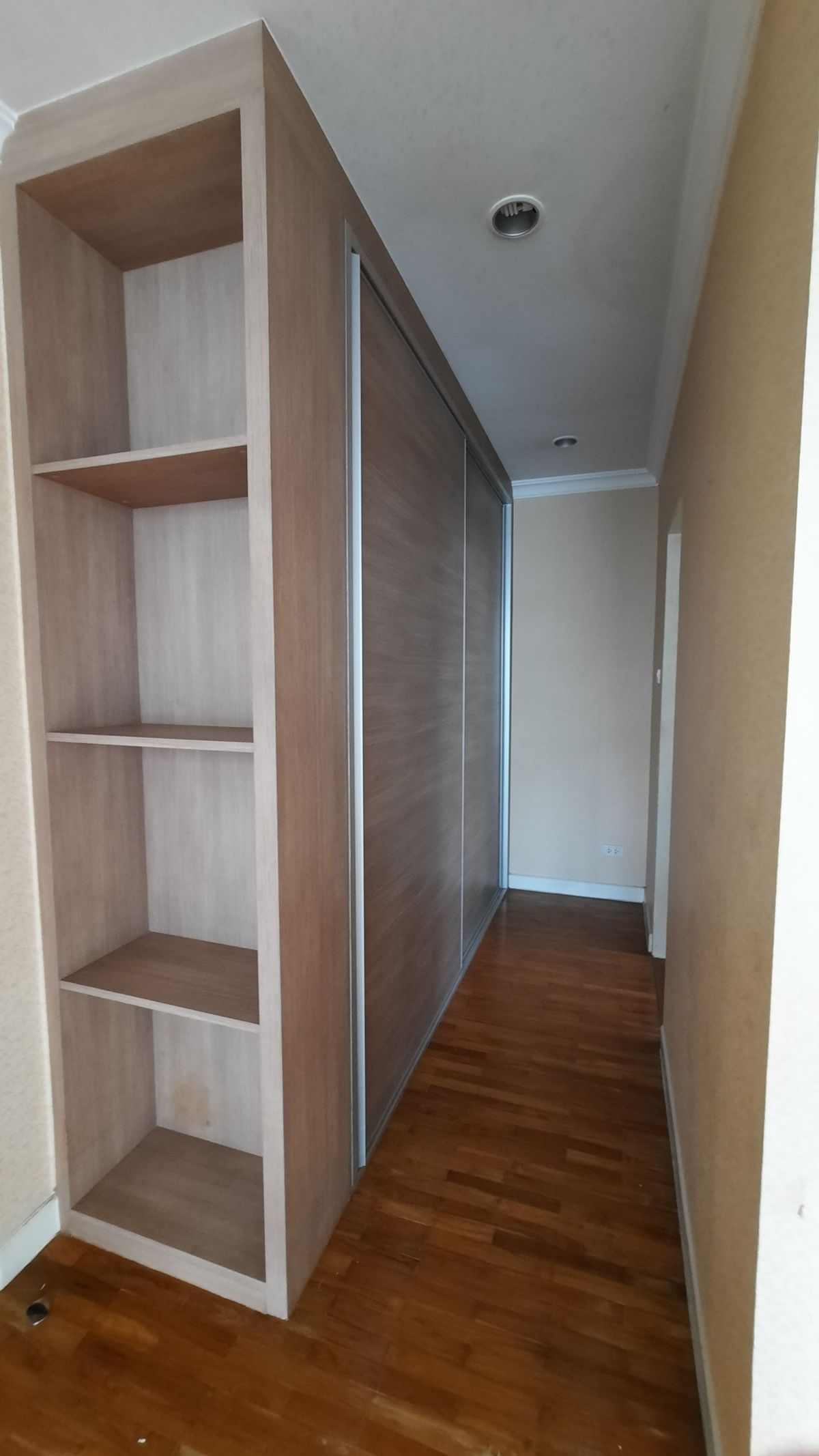 ขายคอนโดนานา : ขายคอนโด Baan siri sukhumvit 10 ราคา 6,750,000 บาท [MKs250723]