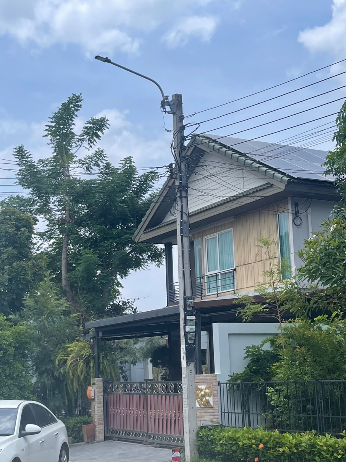 บ้านพระราม 2 บางขุนเทียน : ขาย เช่า บ้าน Villaggio Rama 2 วิลลาจจิโอ พระราม 2 วิวดี ริมน้ำ2ฝั่ง สวนอังกฤษ น้ำตก บรรยากาศดี ลมดี เงียบสงบ โซลาเซลล์6.6k มีแบต 500Ah