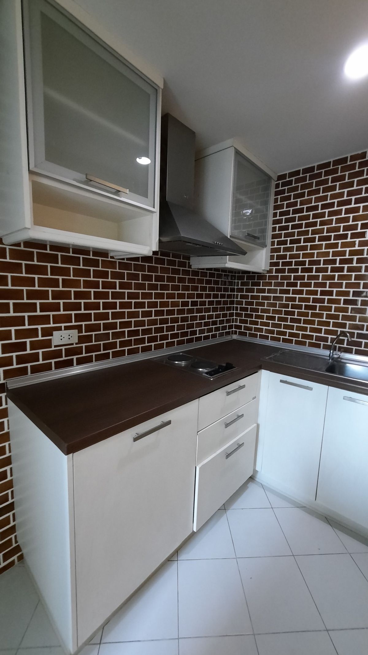 ขายคอนโดนานา : ขายคอนโด Baan siri sukhumvit 10 ราคา 6,750,000 บาท [MKs250723]