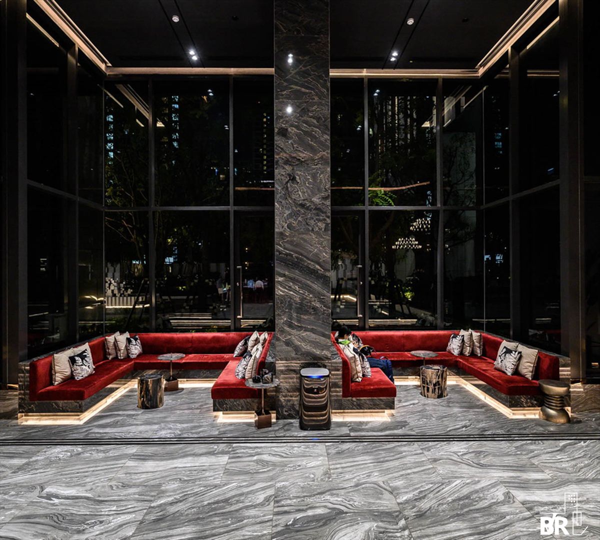 For SaleCondoRama9, Petchburi, RCA : 📍Beautiful room, fully furnished and electric appliances 📍 Life Asoke Hype - Prime Location in the Hottest Zone of the New CBD Asoke–Rama 9 