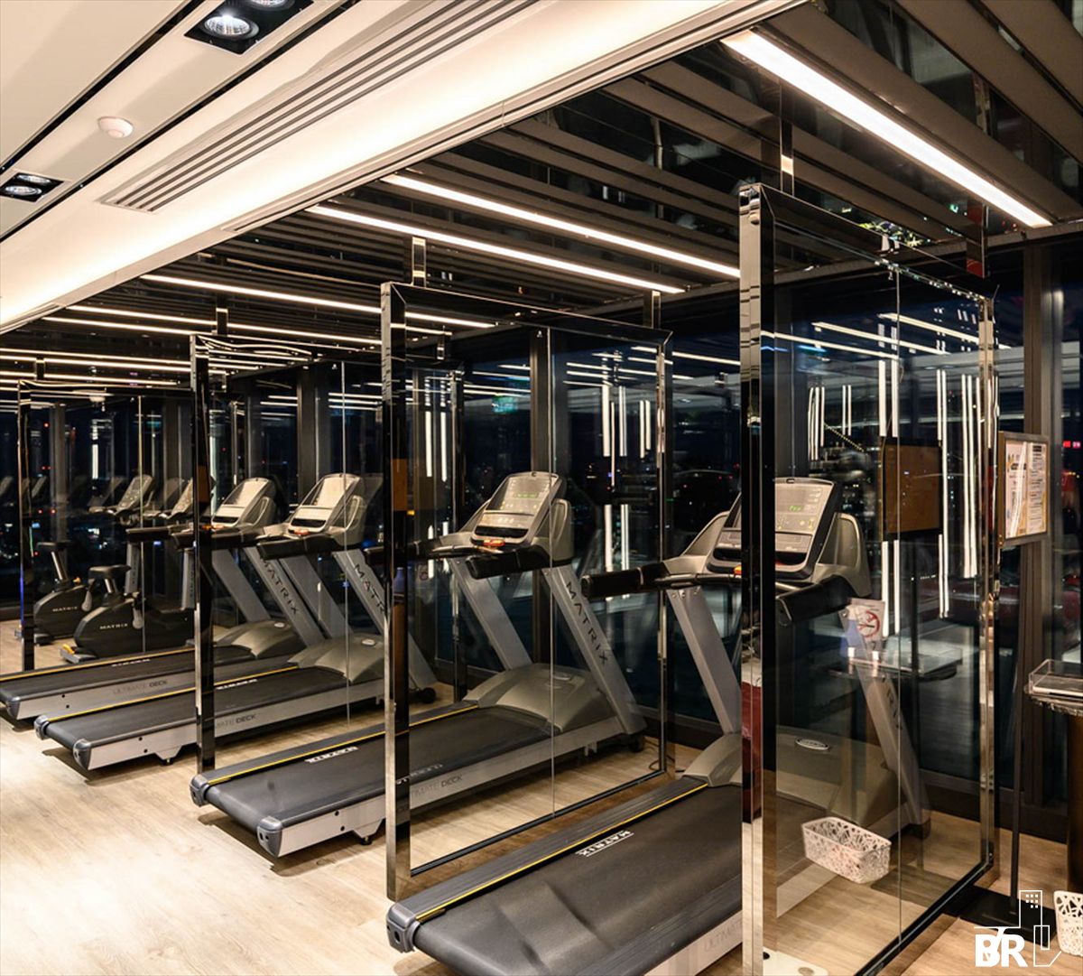 For SaleCondoRama9, Petchburi, RCA : 📍Beautiful room, fully furnished and electric appliances 📍 Life Asoke Hype - Prime Location in the Hottest Zone of the New CBD Asoke–Rama 9 