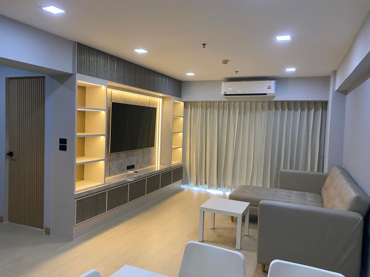 For RentCondoRama9, Petchburi, RCA : For Rent! My Resort Bangkok: Beautifully Renovated Unit, 🔥Ready to Move In! Near MRT Phetchaburi & Srinakharinwirot University. 