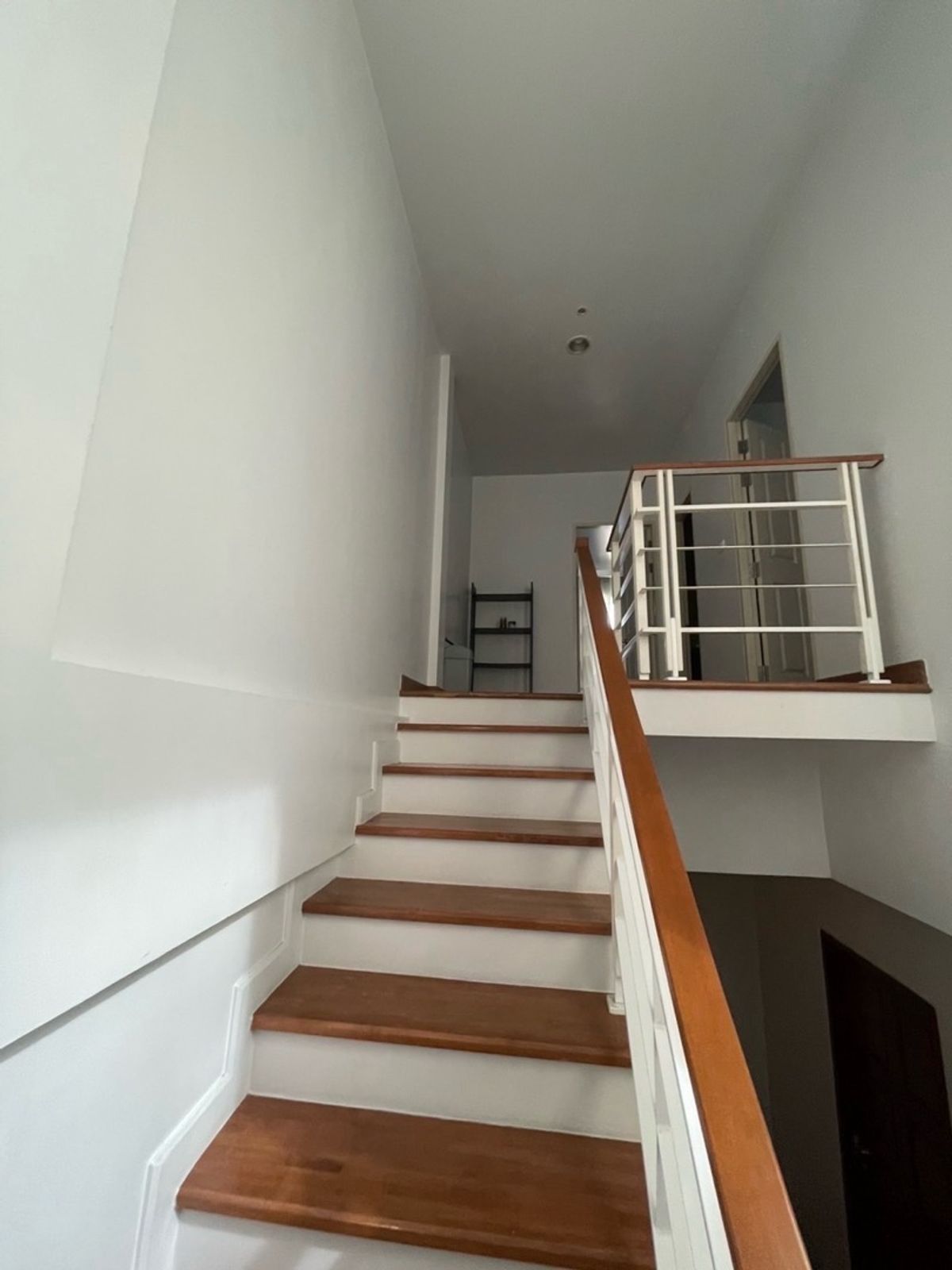 For RentTownhomeEakachai, Bang Bon : Rent a townhouse Baan Klang Mueang Sathorn-Taksin 2 in Talat Phlu, Thonburi, near BTS Wutthakat