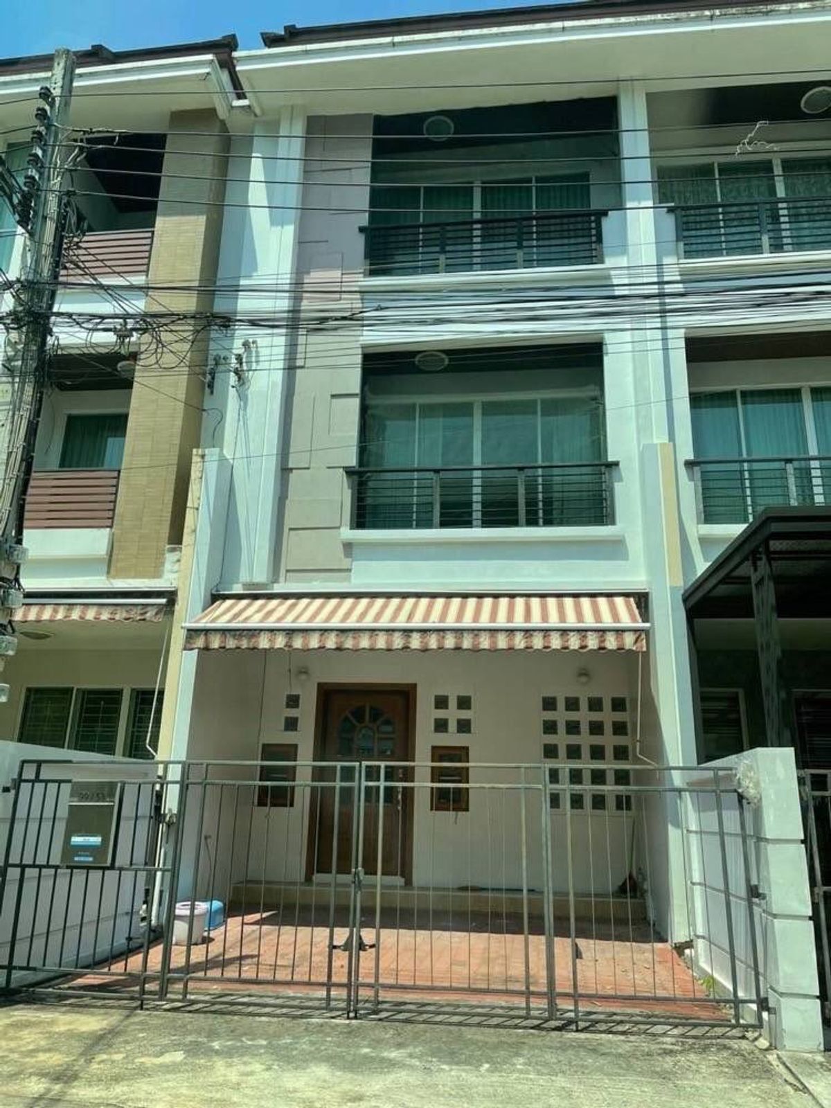 ให้เช่าทาวน์โฮมท่าพระ ตลาดพลู วุฒากาศ : ให้เช่า บ้านกลางเมือง สาทร-ตากสิน 2 ใกล้รถไฟฟ้า  BTS วุฒากาศ