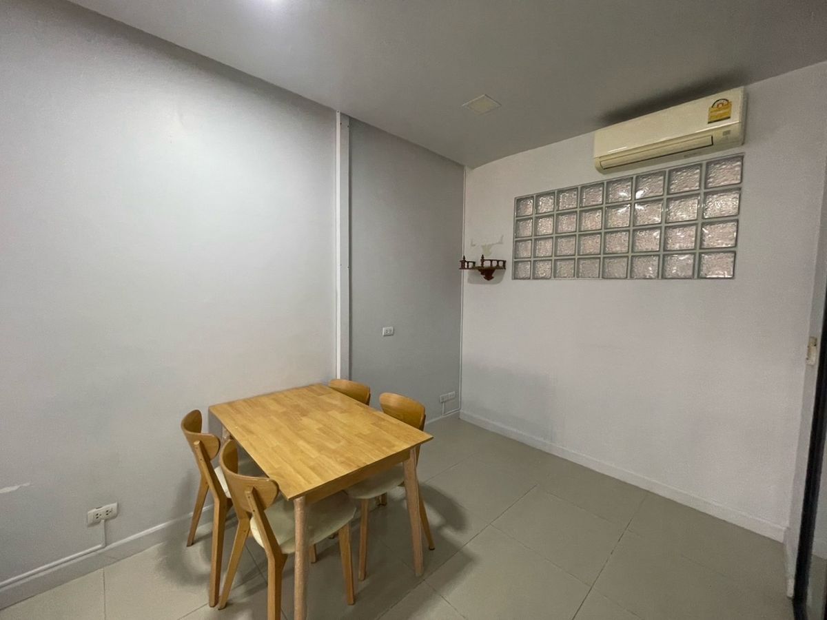 For RentTownhomeEakachai, Bang Bon : Rent a townhouse Baan Klang Mueang Sathorn-Taksin 2 in Talat Phlu, Thonburi, near BTS Wutthakat