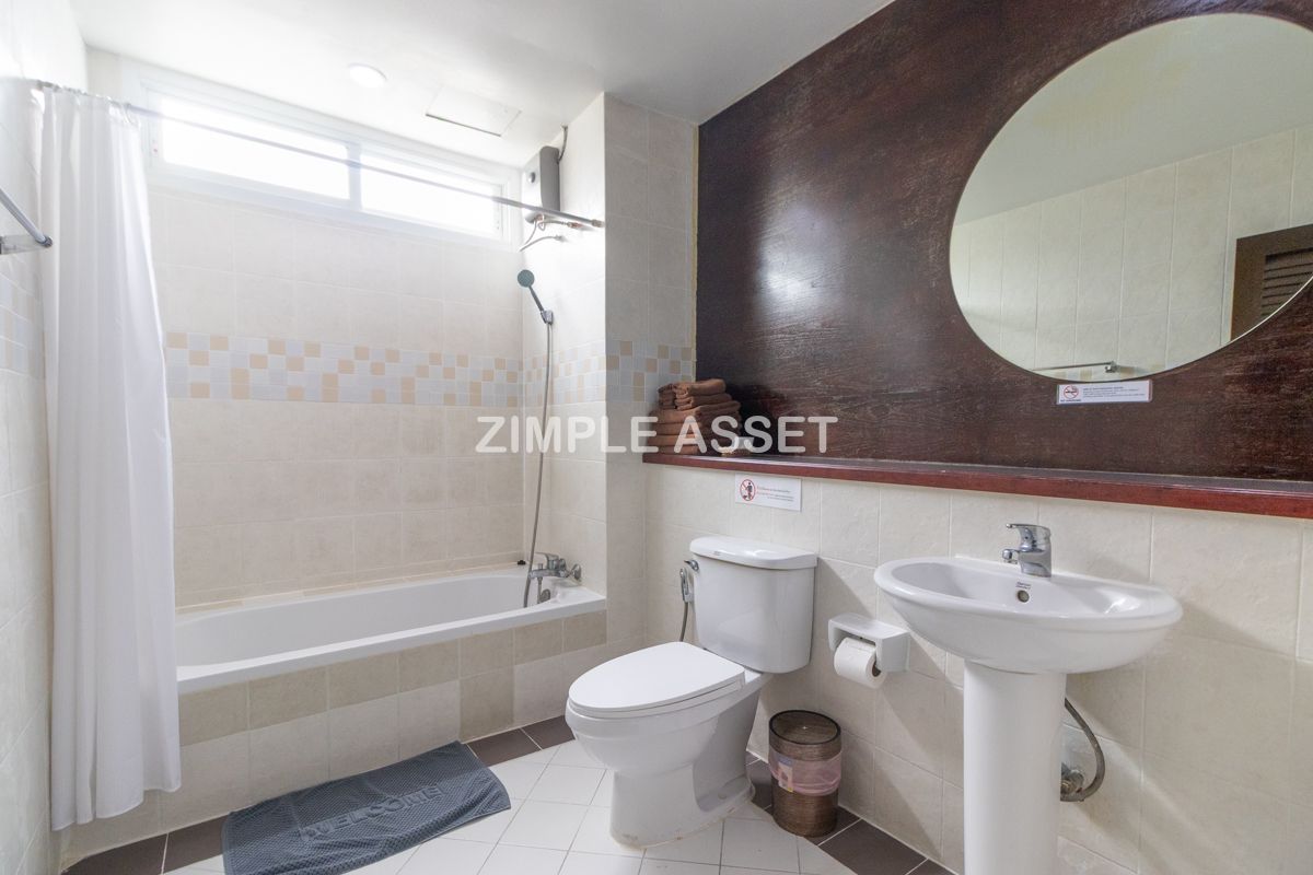 For RentSilom, Saladaeng, Bangrak : Line ID: @zimple_asset Monthly Apartment on Sala Daeng Road. A quiet, private, and secure apartment located in a convenient area. Fully furnished with essential appliances. Short-term rentals are available. *Pet-friendly.