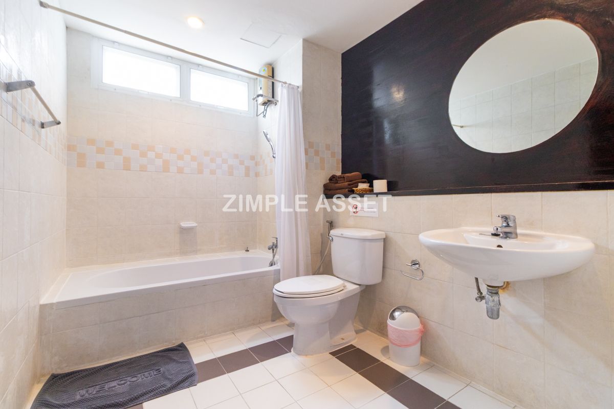 For RentSilom, Saladaeng, Bangrak : Line ID: @zimple_asset Monthly Apartment on Sala Daeng Road. A quiet, private, and secure apartment located in a convenient area. Fully furnished with essential appliances. Short-term rentals are available. *Pet-friendly.