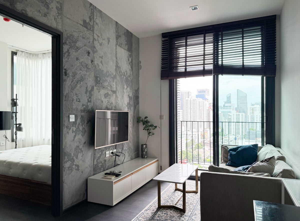 CondoSukhumvit, Asoke, Thonglor : Rent/For Rent, Edge Sukhumvit 23, beautiful corner room